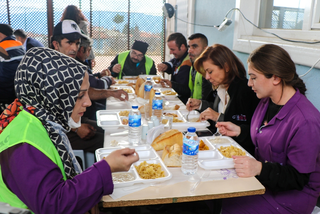 Safranbolu Belediye Başkanı Elif Köse, dış müdürlükler personeli ile öğle