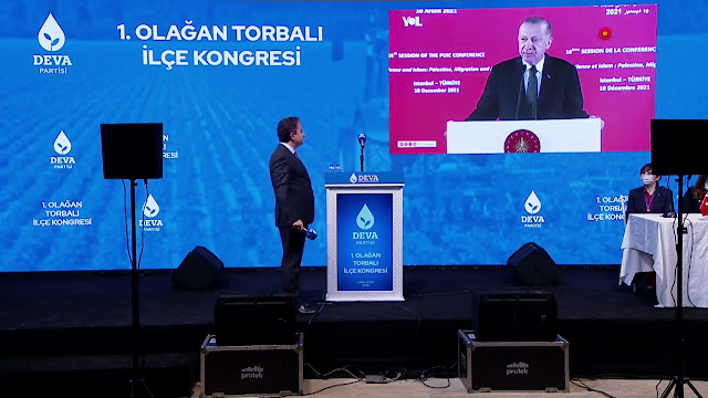 DEVA Partisi Genel Başkanı Ali Babacan, İzmir’de partisinin Torbalı ilçe