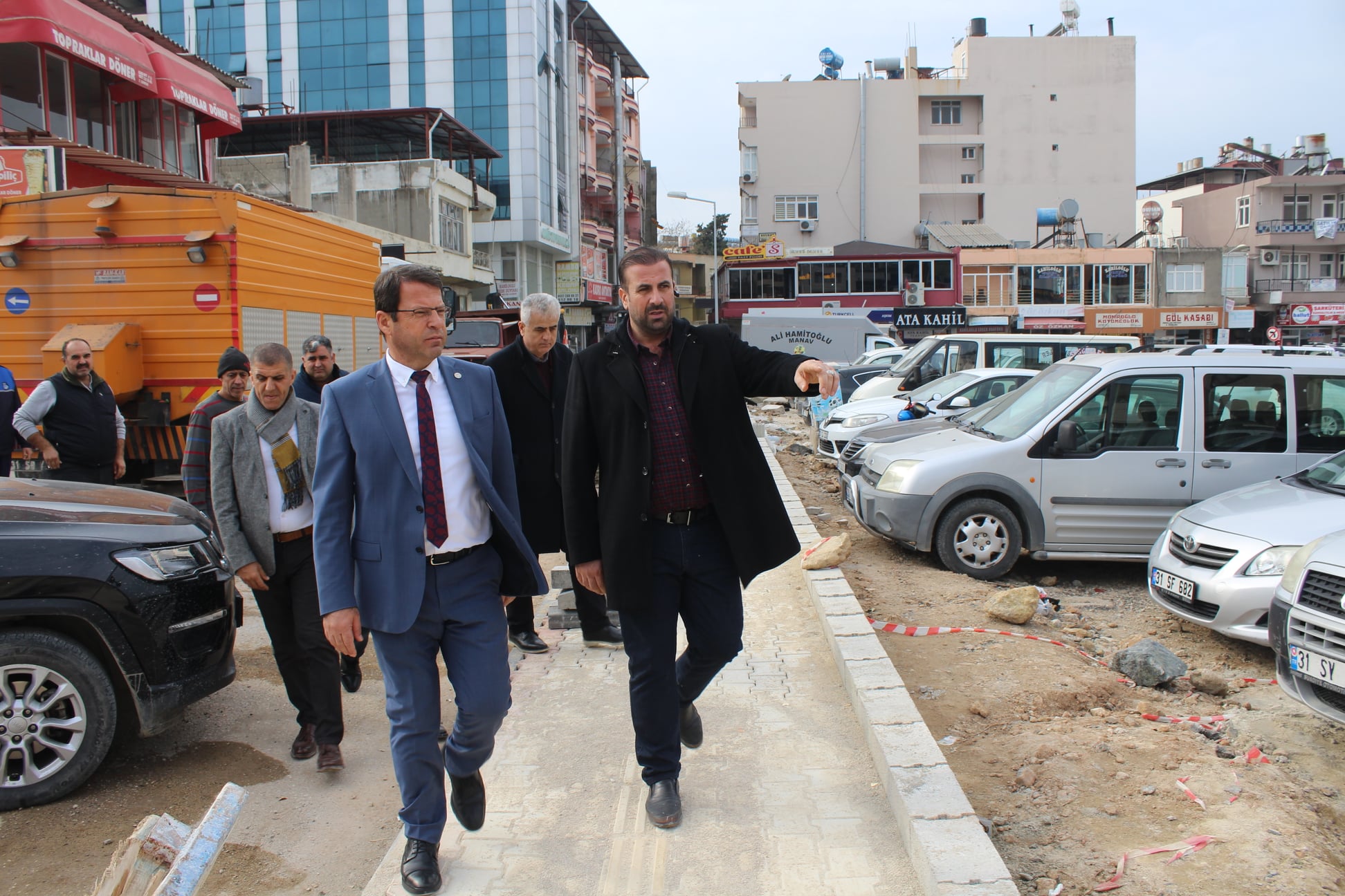 SAMANDAĞ BELEDİYESİ İLÇE MERKEZİNDEKİ TRAFİĞİ RAHATLATIYOR Samandağ Belediyesi Fen İşleri