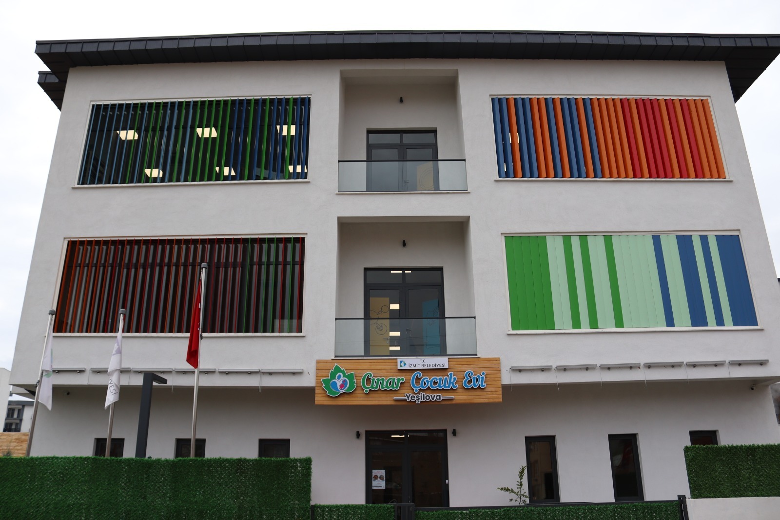 İzmit Belediyesi Çınar Çocuk Evi kış teması programına başladı İzmit Belediyesi Çınar Çocuk Evi’nde eğitim gören minikler için kış