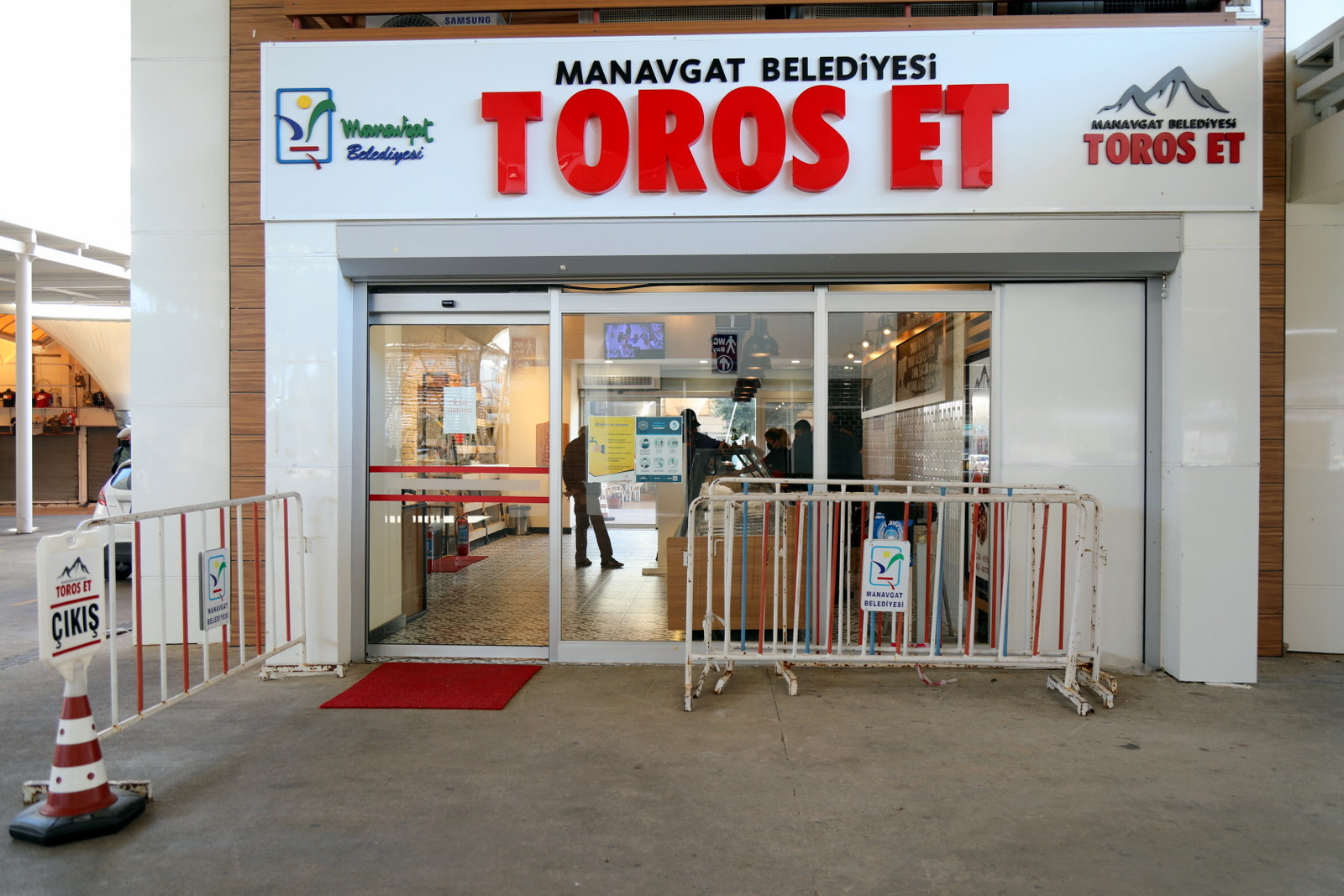 Manavgat Belediyesi Toros Et ve Süt Tanzim Satış Mağazası’nda, 1