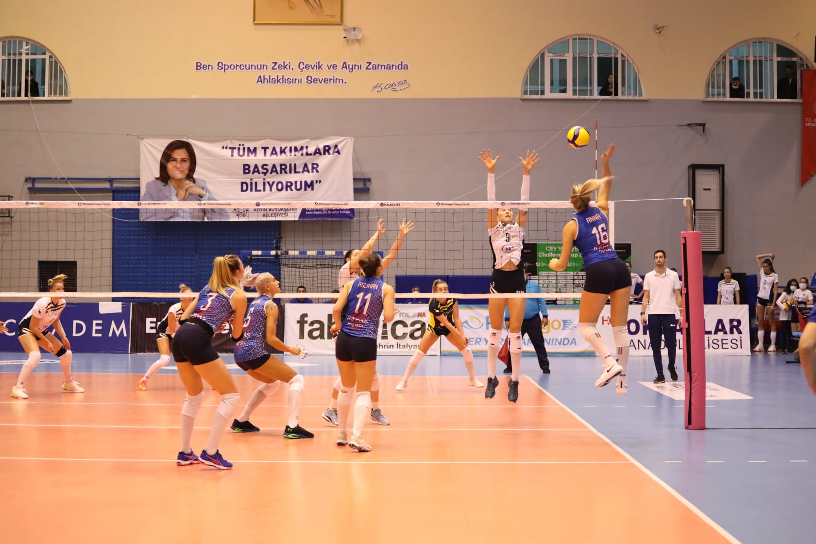 Aydın’ın Sultanları, CEV Challenge Cup 8’li finaller turunun ilk maçında