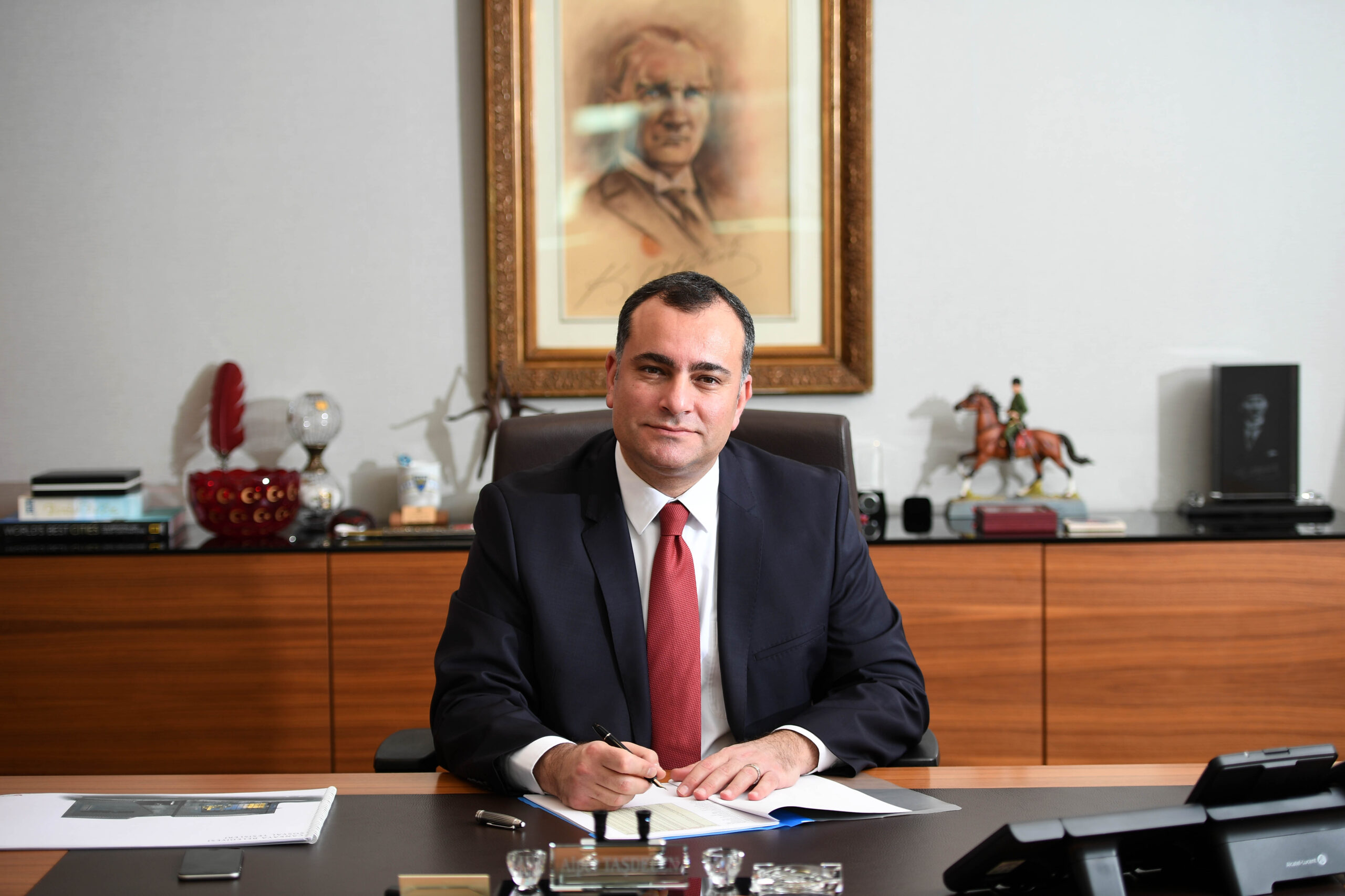 Alper Taşdelen: “Dün, bugün ve yarın; o her zaman geleceği