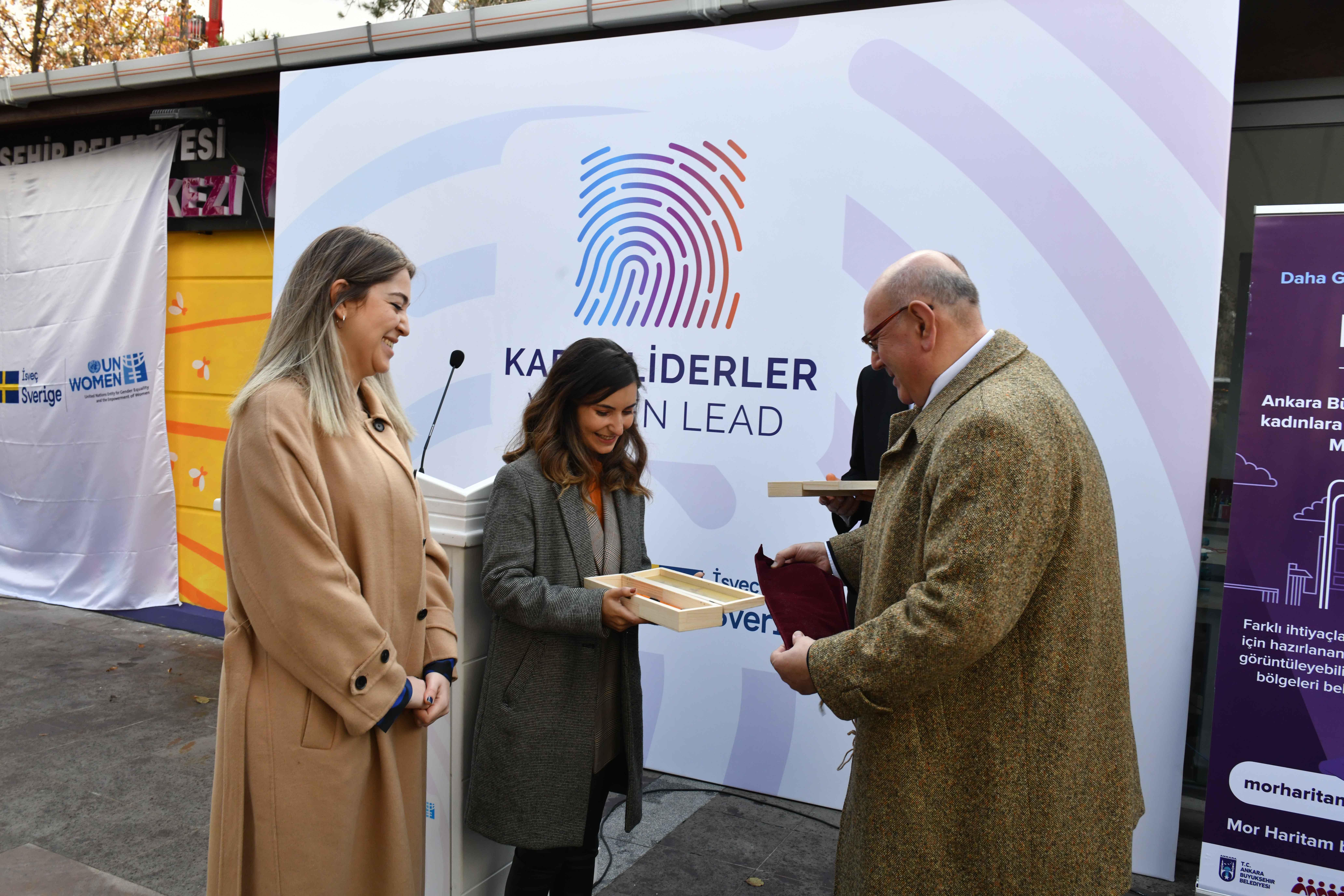 DUVARLAR MOR HARİTAM UYGULAMASI İLE RENKLENDİ: KADINLARDAN MOR HARİTAM TEMALI GRAFİTİLER Ankara Büyükşehir Belediyesi Kadın ve Aile Hizmetleri Daire Başkanlığı bünyesinde