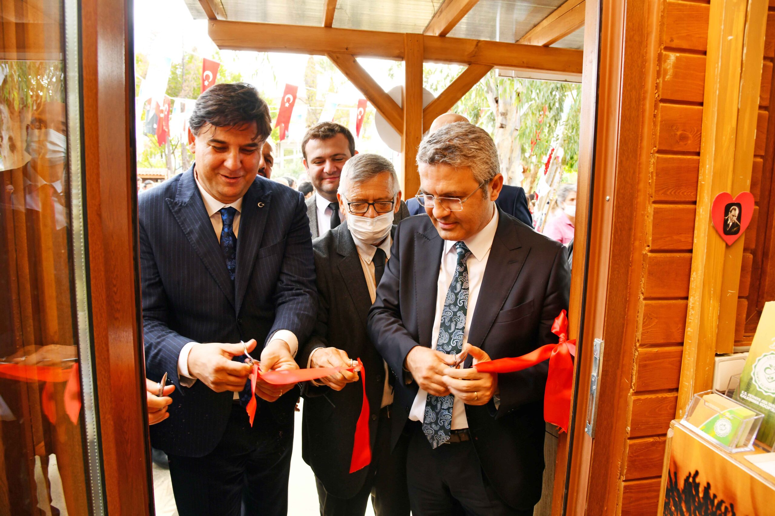 Fethiye Belediyesi Bahriye Üçok Parkı, Halk Evi, Bahriye Üçok ve