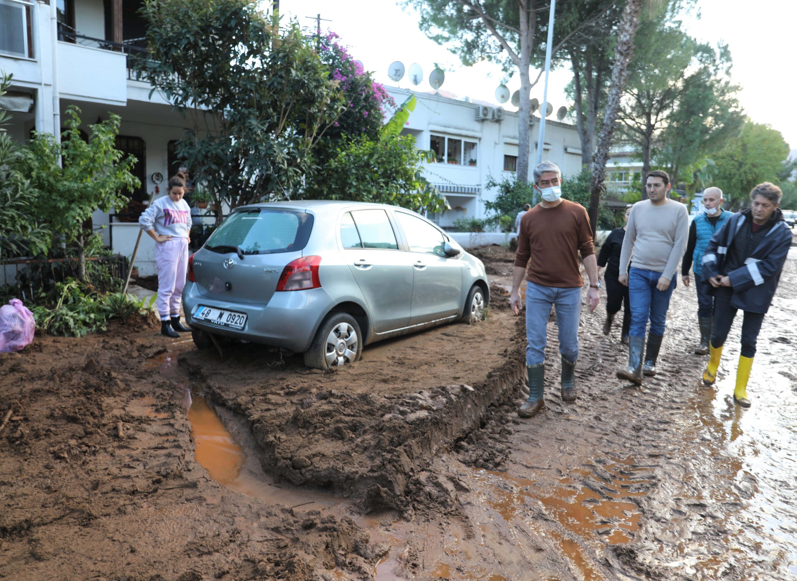 İçmeler Mahallesi’nde yaşanan sel felaketinin yaraları sarılmaya devam ediliyor. Marmaris