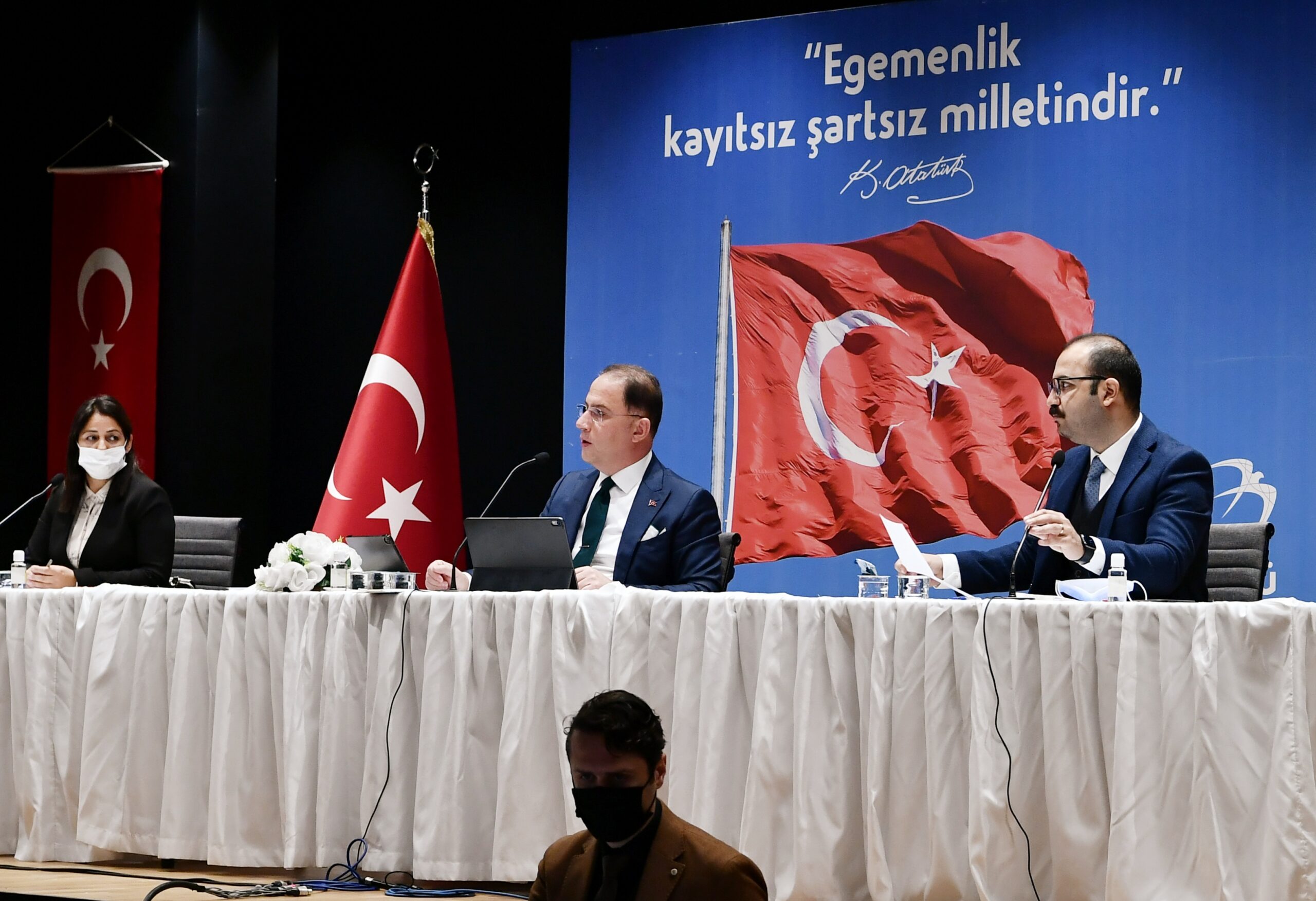 BEYLİKDÜZÜ’NDE KARA KIŞ SEFERBERLİĞİ BAŞLIYOR Beylikdüzü Belediyesi’nin Aralık Ayı Meclis Toplantısı’nın 1.birleşimi, Beylikdüzü Belediye Başkanı