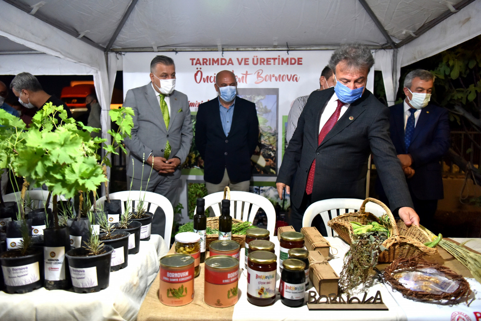 Bornova Belediyesi, 12 kırsal mahalleye ve birçok coğrafi tescilli tarım