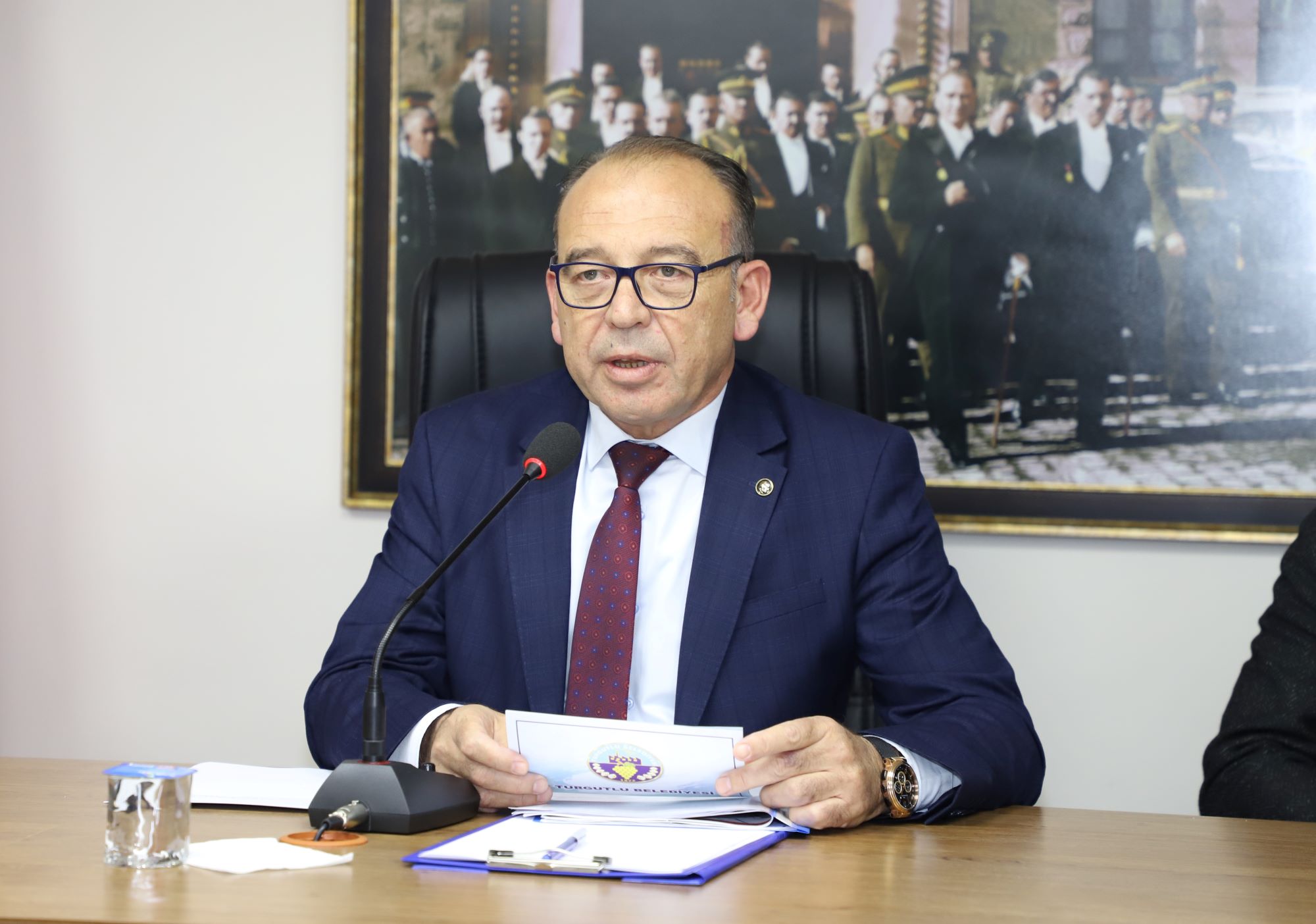 Başkan Çetin Akın: “Ekonomik olarak geldiğimiz durumun özetini tüm Türkiye görsün” Turgutlu Belediye Başkanı Çetin Akın, Turgutlu Belediyesi Aralık Ayı Meclis