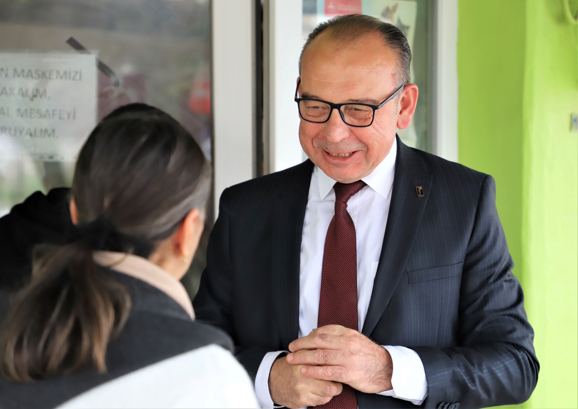 Turgutlu Belediye Başkanı Çetin Akın, Irlamaz Mahallesinde bir takım ziyaretler