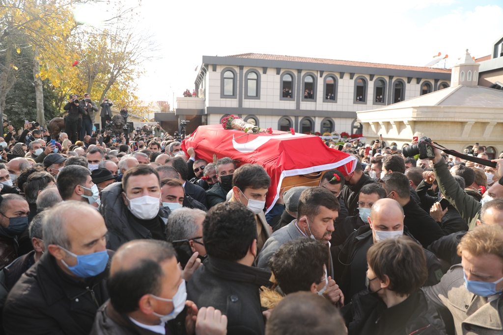 Kartal Belediye Başkanı Gökhan Yüksel, elim bir trafik kazası sonucu