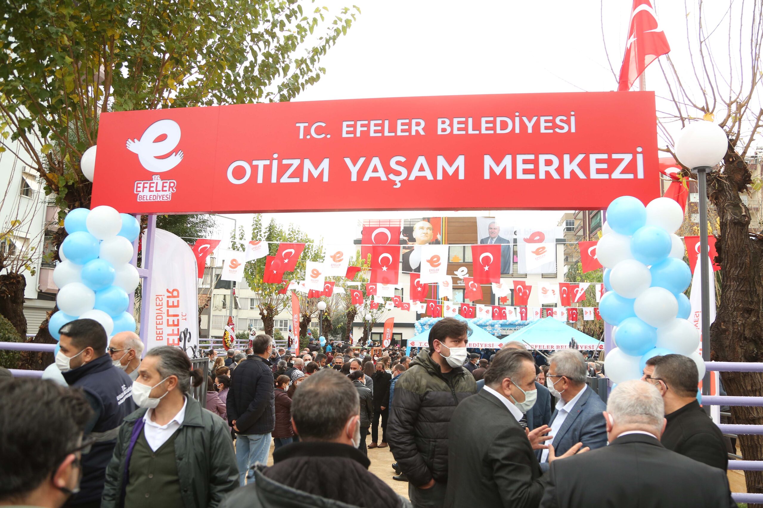 CHP tarafından Kayseri’de düzenlenen Engelsiz Yaşam Buluşması’nda konuşma yapan Otizm