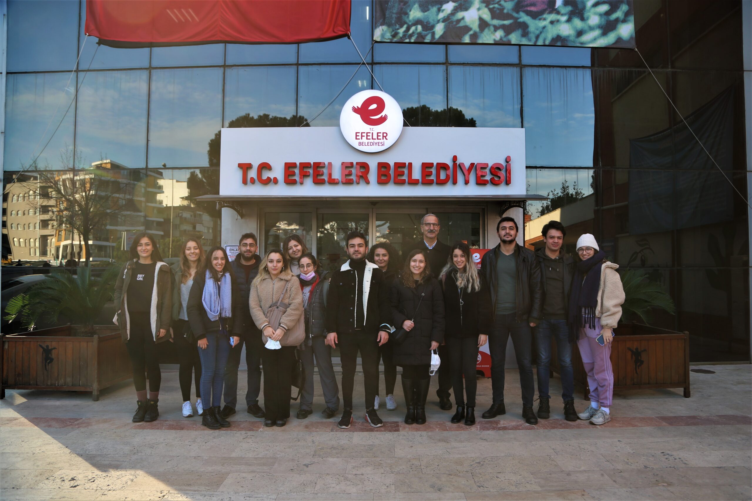 Adnan Menderes Üniversitesi (ADÜ) Tıp Fakültesi 6’ncı sınıf (intern) öğrencileri,