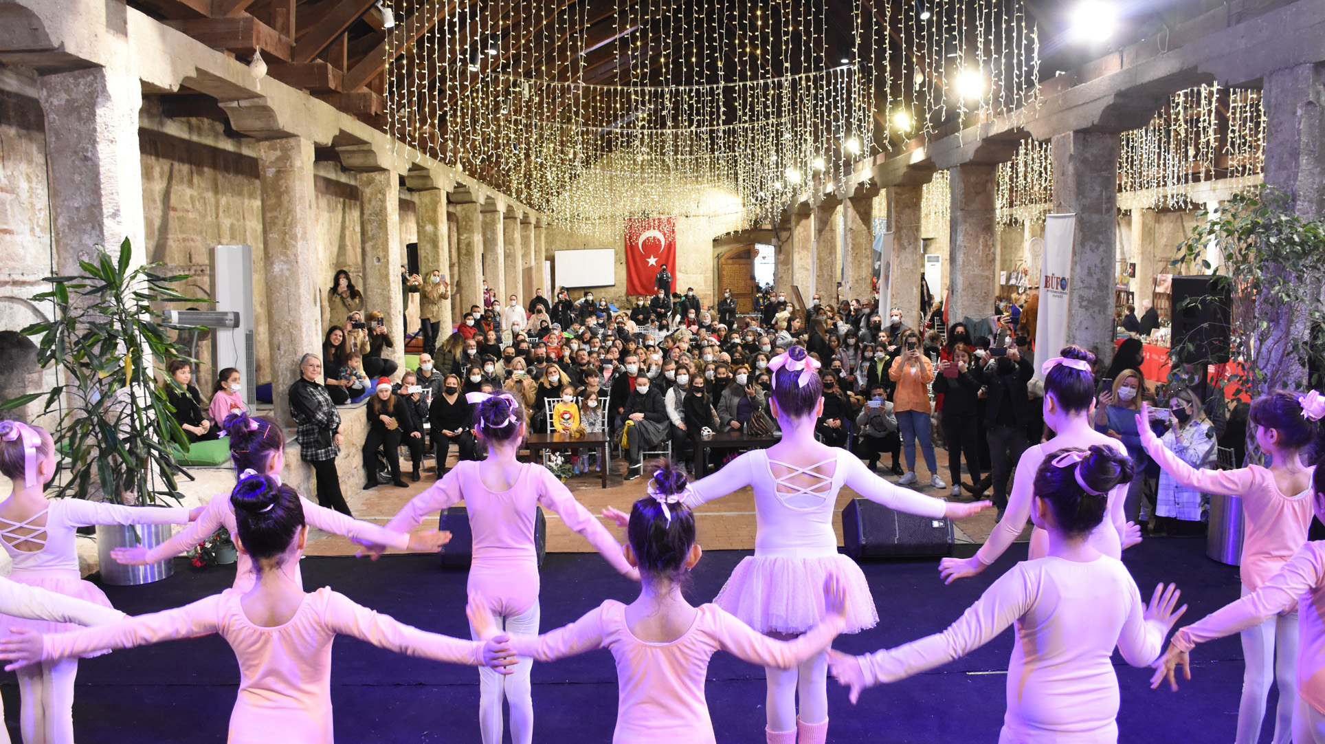 Büyükçekmece’de hafta sonu sahne alan Büyükçekmece Belediyesi Halk Akademisi Sahne