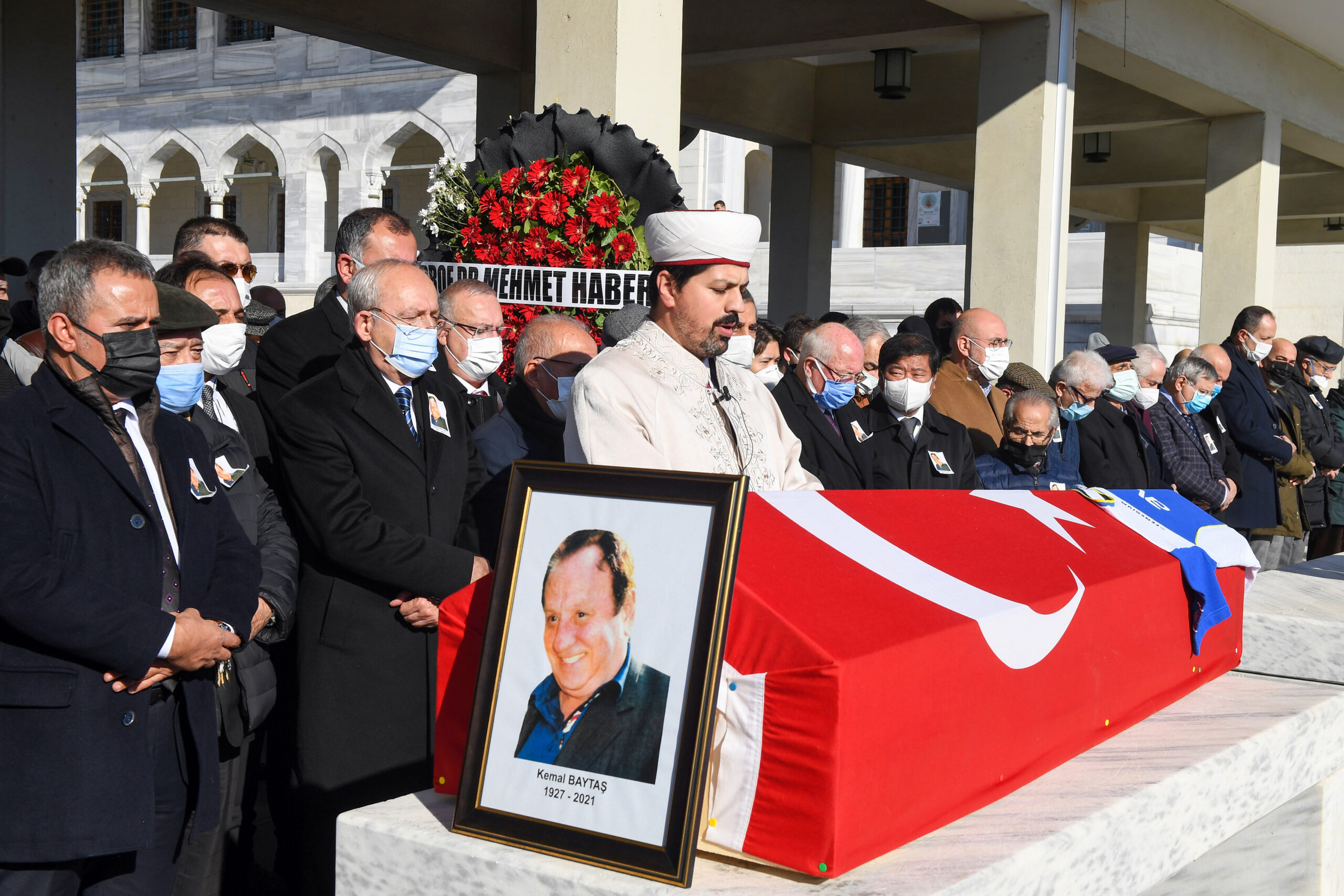 CHP GENEL BAŞKANI KEMAL KILIÇDAROĞLU, KEMAL BAYTAŞ’IN CENAZE TÖRENİNE KATILDI Cumhuriyet Halk Partisi Genel Başkanı Kemal Kılıçdaroğlu, hayatını kaybeden Türk