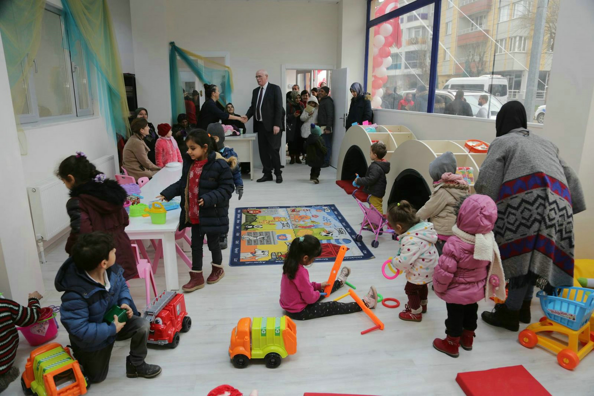 “Mutlu Çocuklar” için çalışmalarına devam eden Odunpazarı Belediye Başkanı Kazım