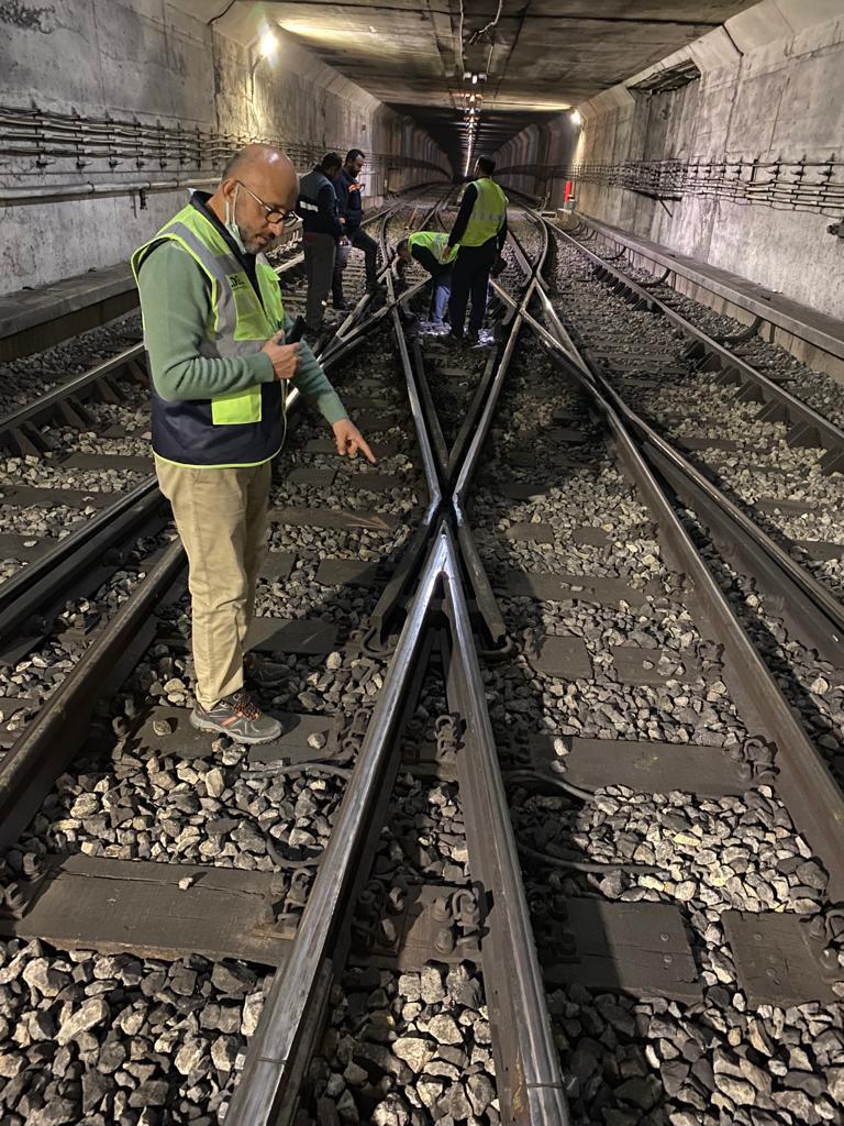ANKARAY’DA 25 YIL SONRA İLK MAKAS DEĞİŞİMİ VE HAT YENİLEME EGO Genel Müdürlüğü, ANKARAY İşletmesi Dikimevi bölgesi tren raylarında çatlakların