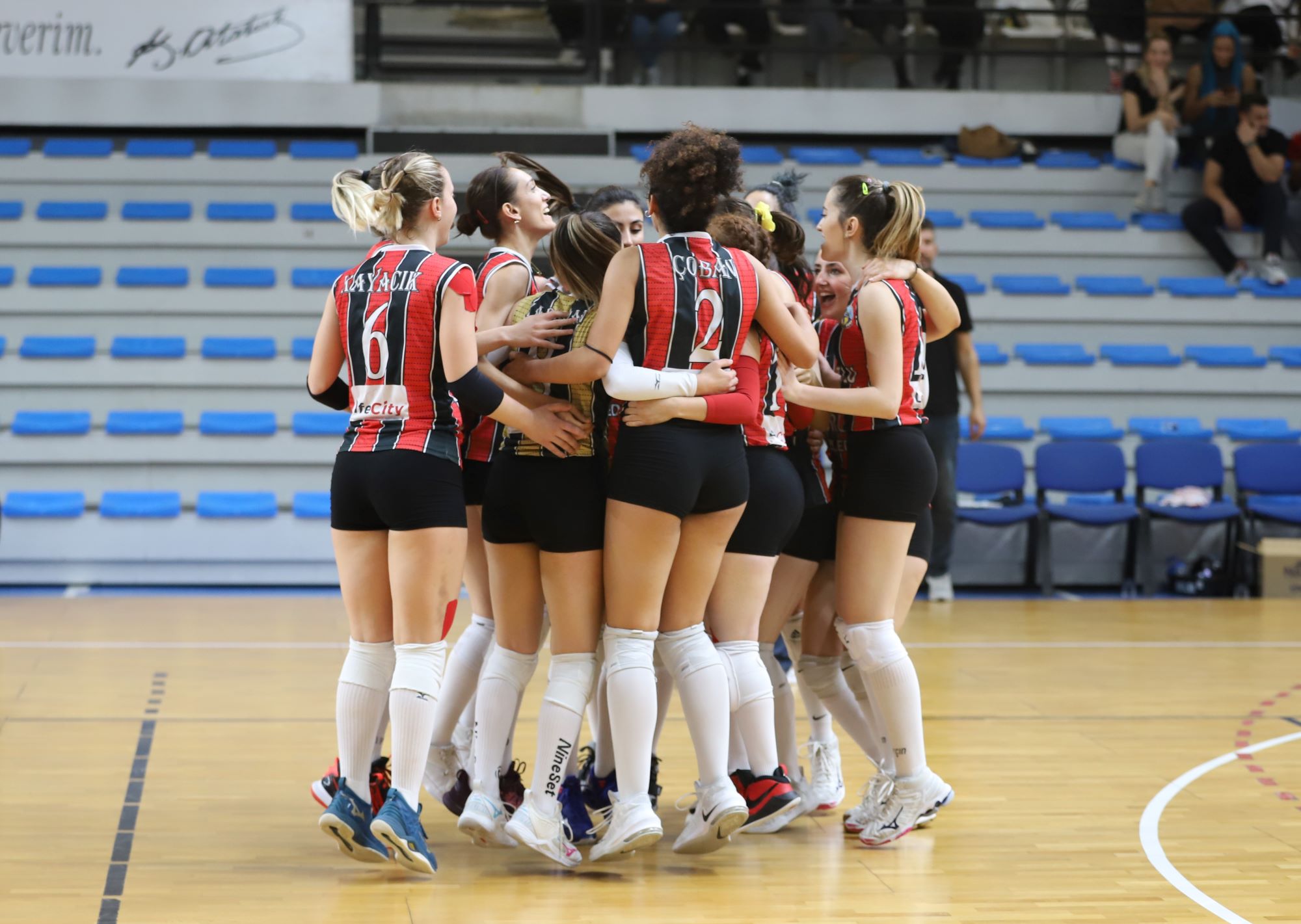 Filede Turgutlu Derbisi Turgutlu Belediyespor Kadın Voleybol Takımı, 5 Aralık Pazar günü rakibi