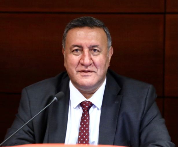 CHP Niğde Milletvekili Ömer Fethi Gürer, hakları gaspedilen Emeklilikte Yaşa Takılanların (EYT) haklarının