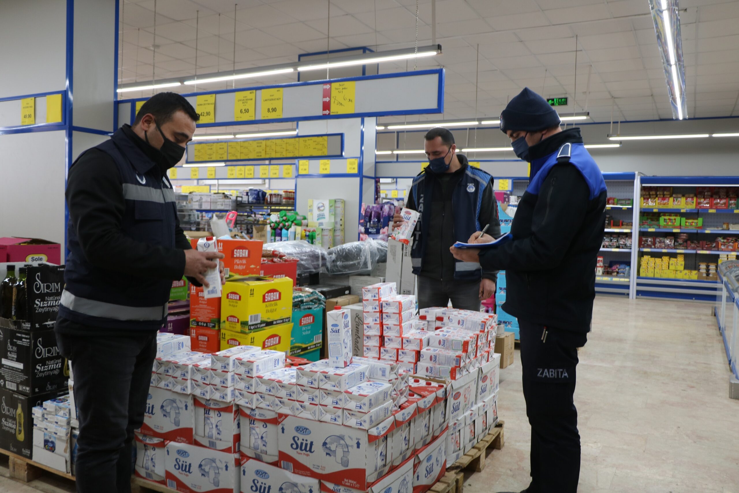  Çerkezköy Belediyesi Zabıta Müdürlüğü ekipleri, kentimizde faaliyet gösteren zincir marketlerde
