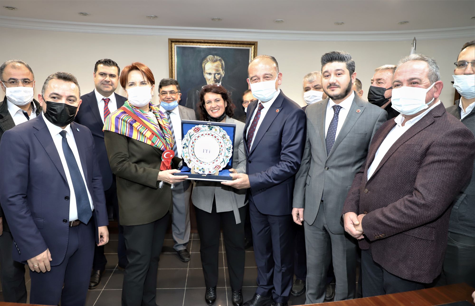 İYİ Parti Genel Başkanı Meral Akşener’den Turgutlu Çıkarması İYİ Parti Genel Başkanı Meral Akşener’den Turgutlu ÇıkarmasıMillet İttifakı ortağı