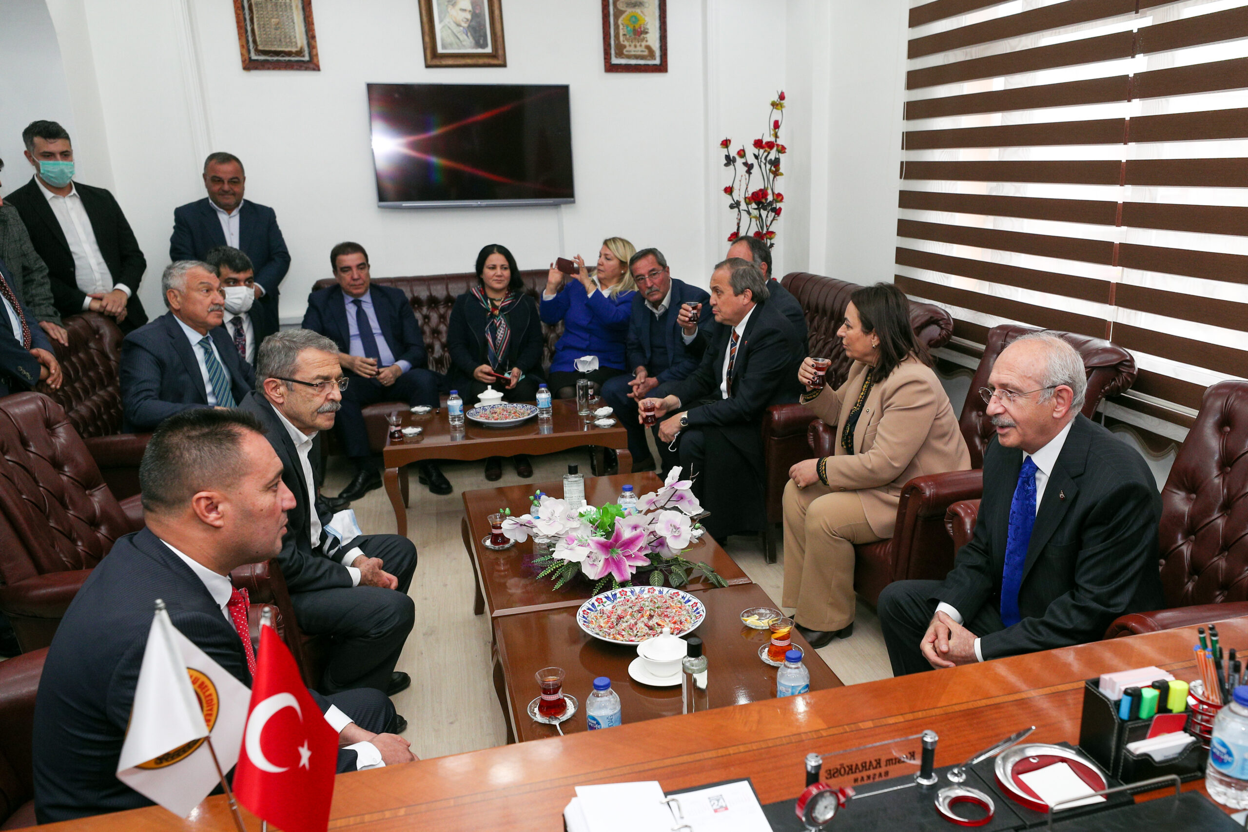 CHP GENEL BAŞKANI KEMAL KILIÇDAROĞLU ADANA’DA KASIM KARAKÖSE BAŞKANI ZİYARET ETTİ Cumhuriyet Halk Partisi Genel Başkanı Sayın Kemal Kılıçdaroğlu, İmamoğlu Belediyesi’ni