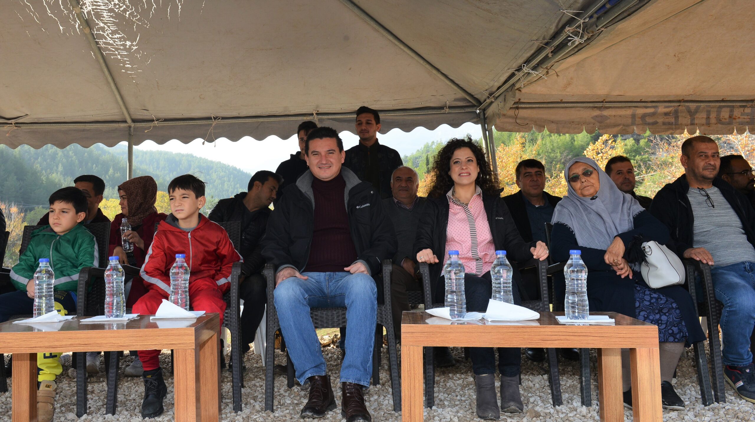 Kumluca’da ikincisi düzenlenen Geleneksel Karacaören Folklorik Deve Gösterileri Karacaören Mahallesi