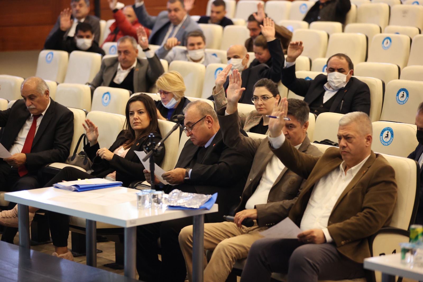 Konak Belediye Meclisi aralık ayı meclisinde, su faturalarına yansıyan katı