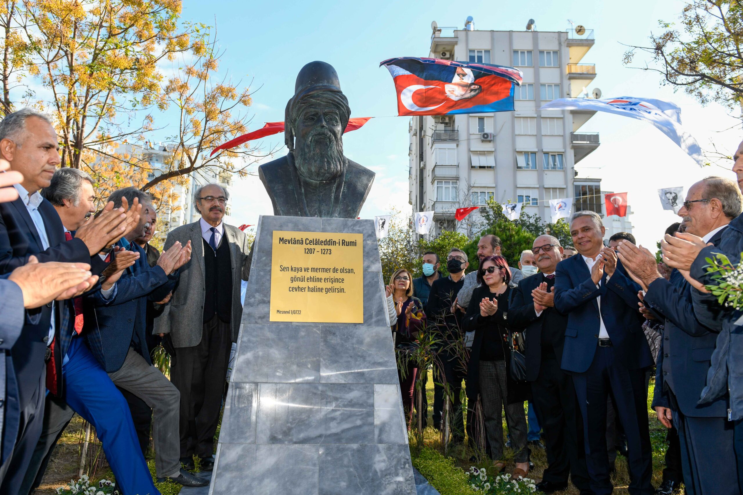 Muratpaşa Belediye Başkanı Ümit Uysal, Mevlana Celaleddin Rumi Parkı açılışında,
