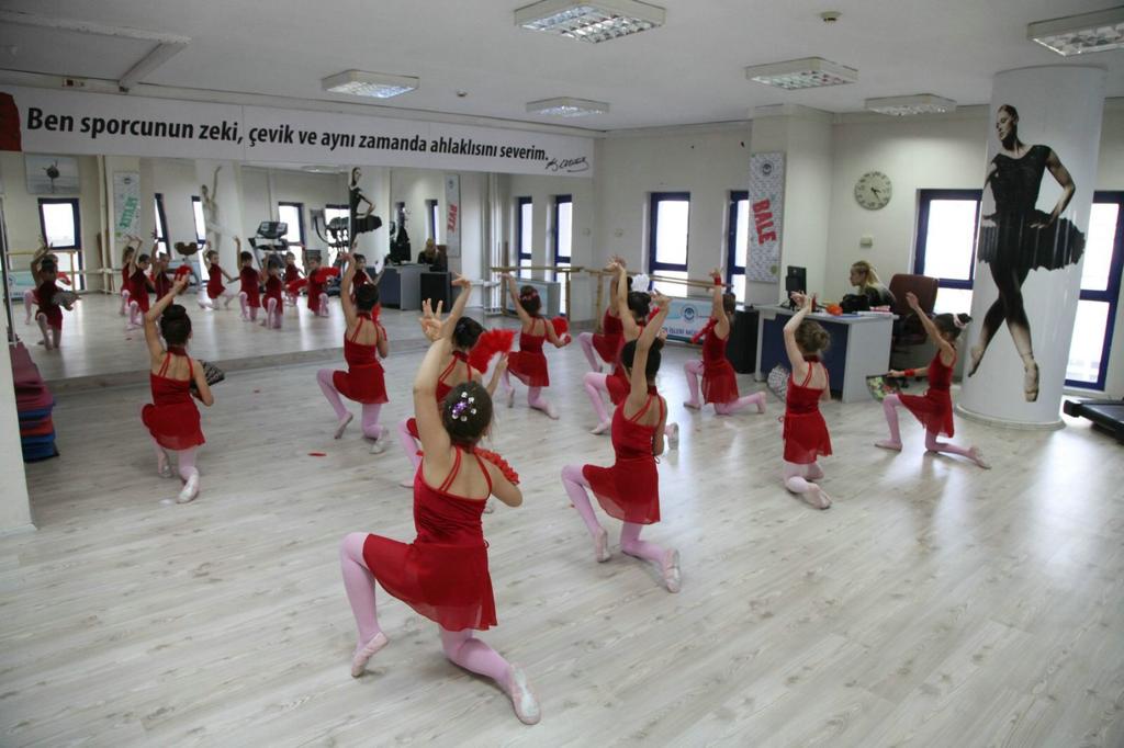 Eskişehir Odunpazarı Belediyesi Spor İşleri Müdürlüğü tarafından ücretsiz verilen bale