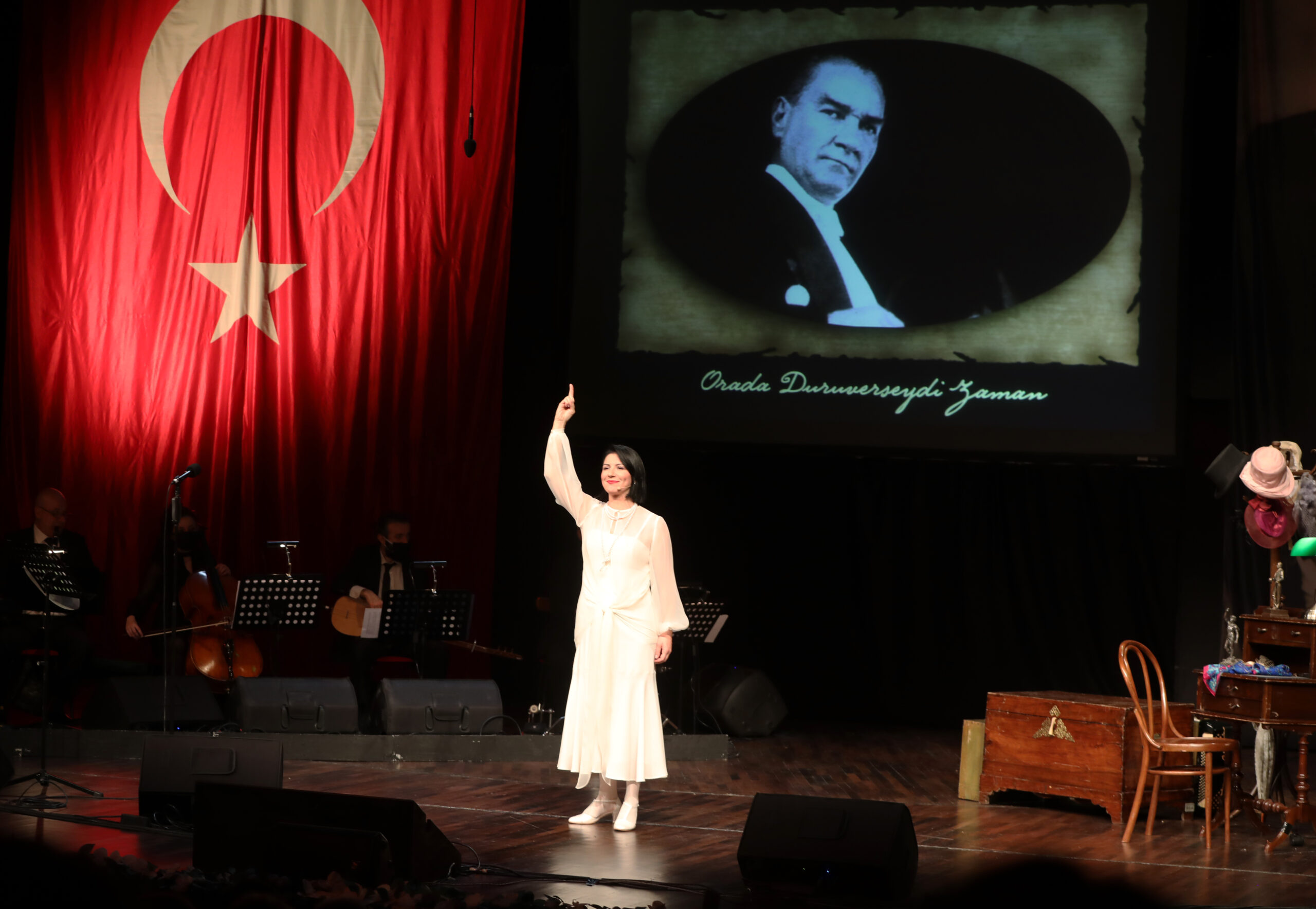 Antalya Büyükşehir Belediyesi, Türk Kadınına Seçme ve Seçilme Hakkı Tanınmasının