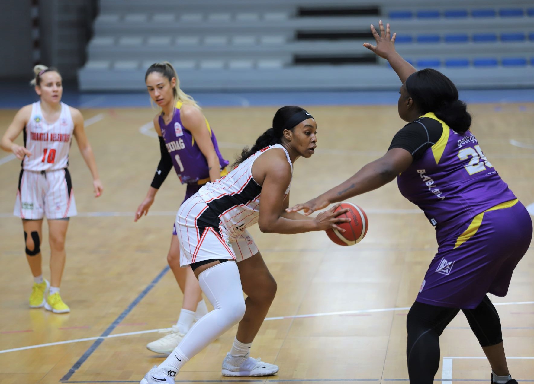 Turgutlu Belediyespor Kadın Basketbol Takımı kritik maçta Bodrum Karya Kulübünü