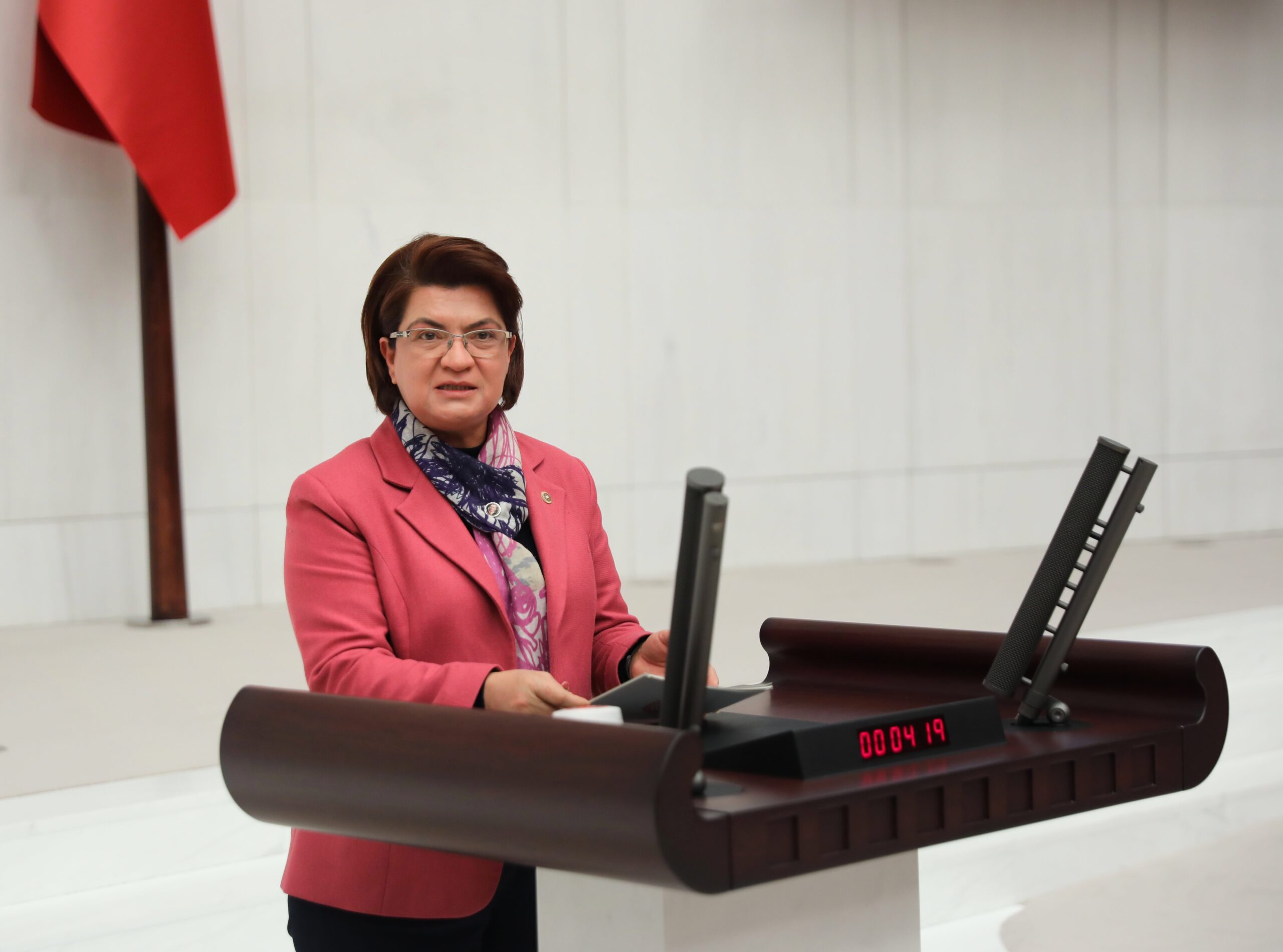 CHP Hatay Milletvekili Suzan Şahin, pratisyen hekim ve uzman hekimlerin