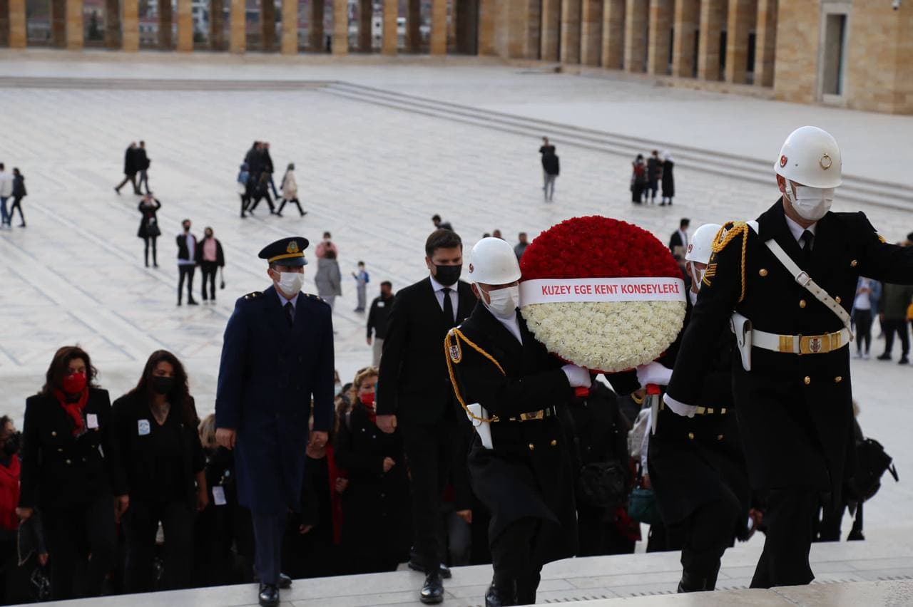 Kuzey Ege Kent Konseyleri Anıtkabir’i ziyaret etti. Kuzey Ege Kent