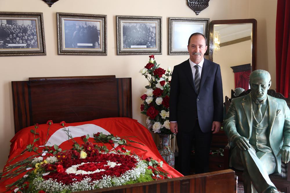 Edirne Belediyesi Cumhuriyetimizin kurucusu büyük önder Mustafa Kemal Atatürk’ün 21
