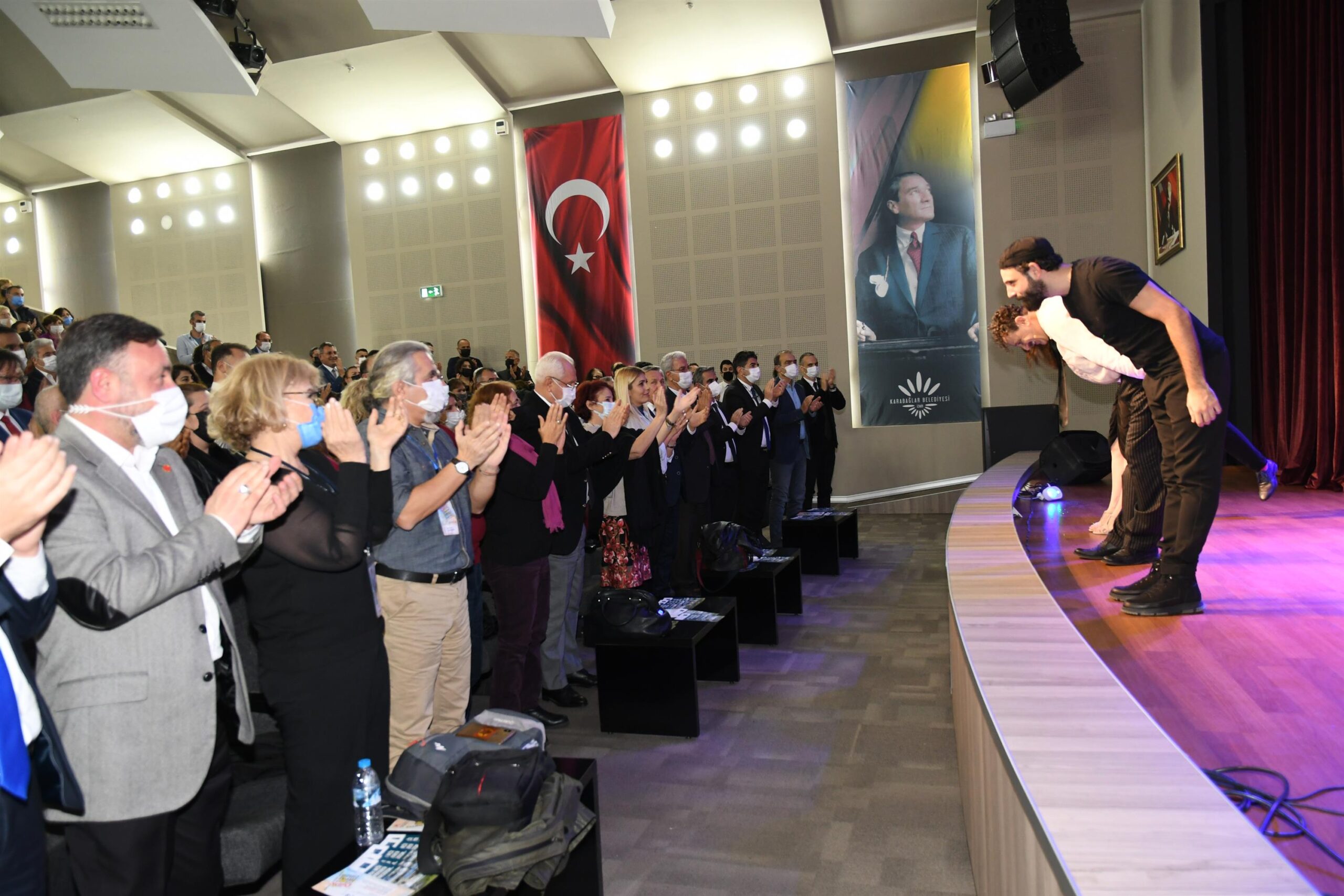 9. Uluslararası İzmir Tiyatro Festivali kapsamında Karabağlar Belediyesi Muzaffer İzgü