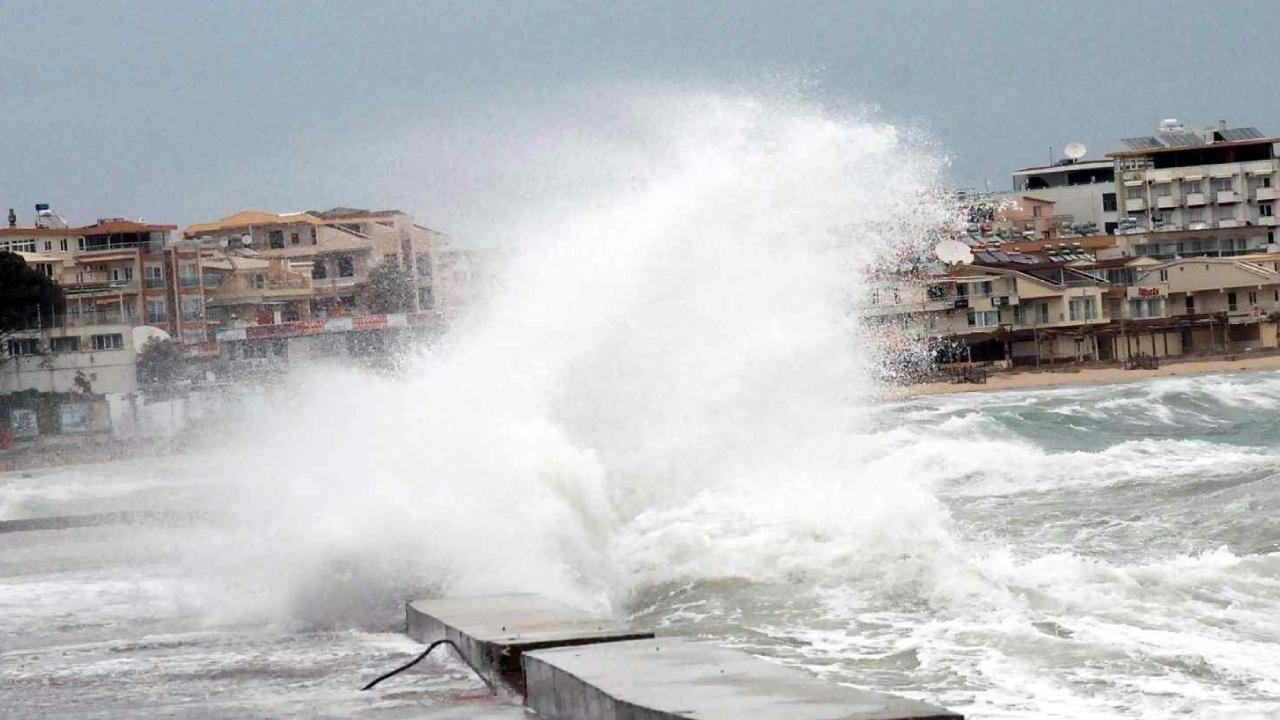 Muğla’nın Bodrum ilçesinde saatteki hızı zaman zaman 80 kilometreye kadar