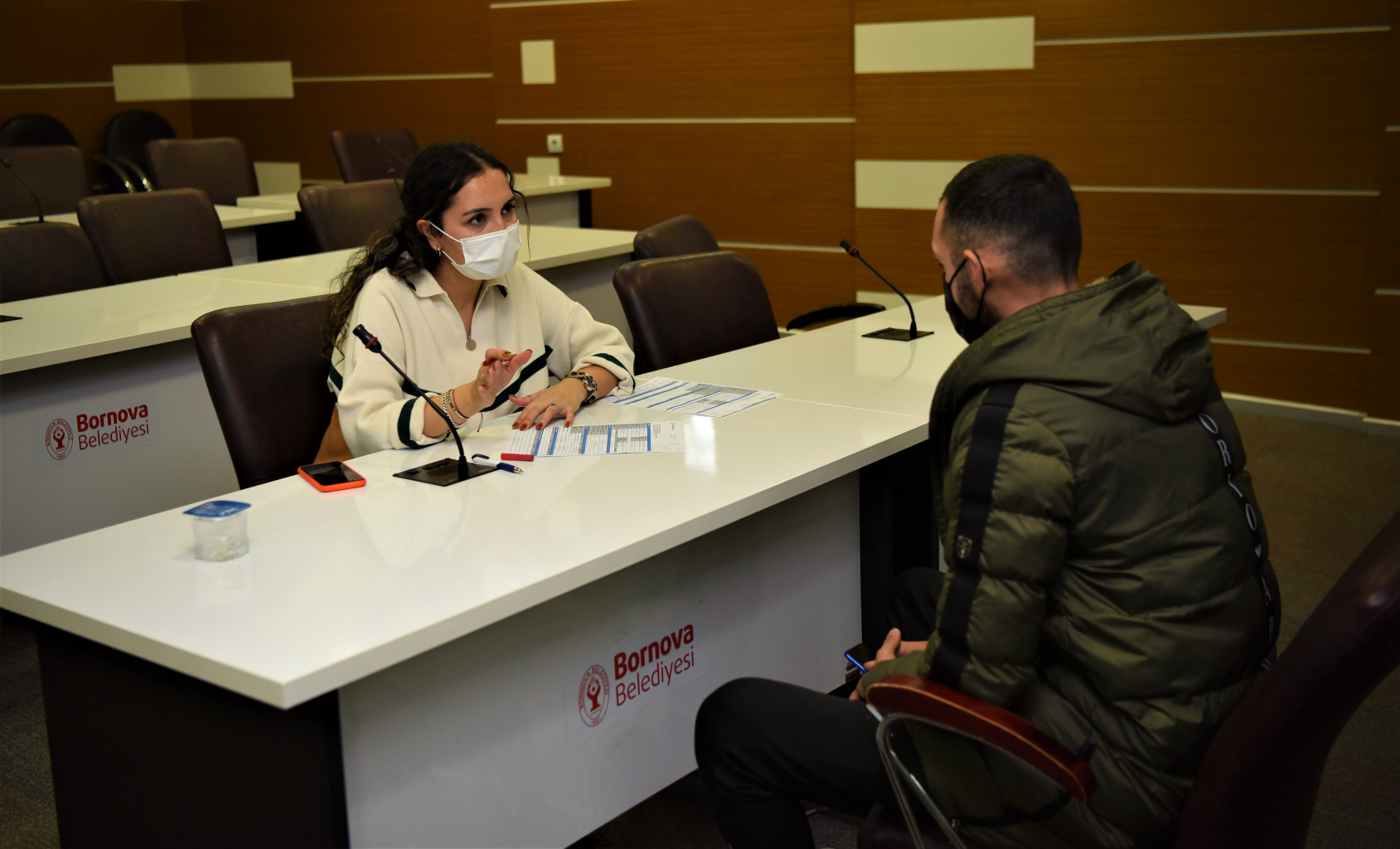 Bornova Belediyesi’nin ödüllü projesi Altın Bilezik iş arayanlar ve işverenleri