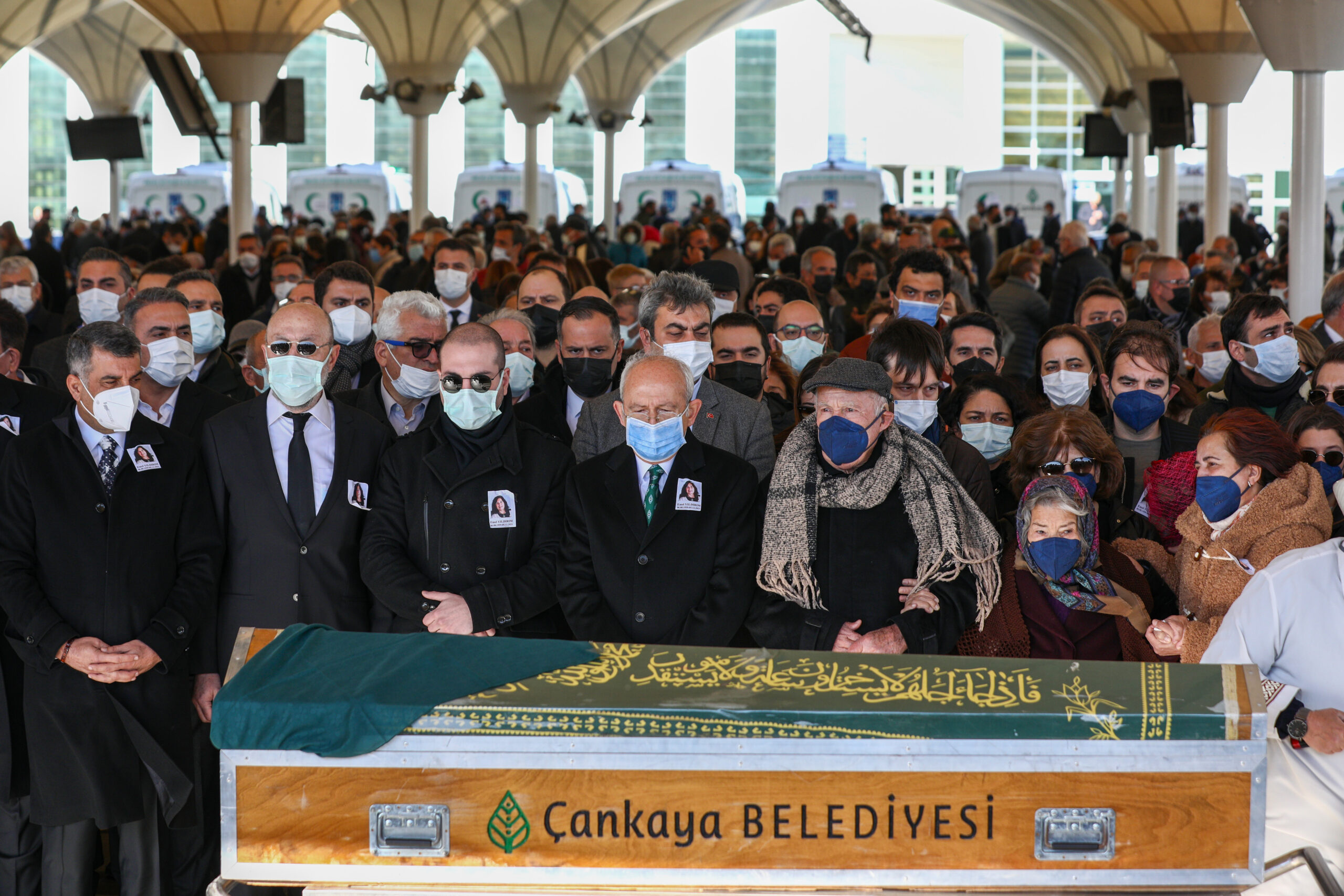 CHP GENEL BAŞKANI KEMAL KILIÇDAROĞLU, EMEL YILDIRIM’IN CENAZE TÖRENİNE KATILDI Cumhuriyet Halk Partisi Genel Başkanı Kemal Kılıçdaroğlu, önceki dönem CHP