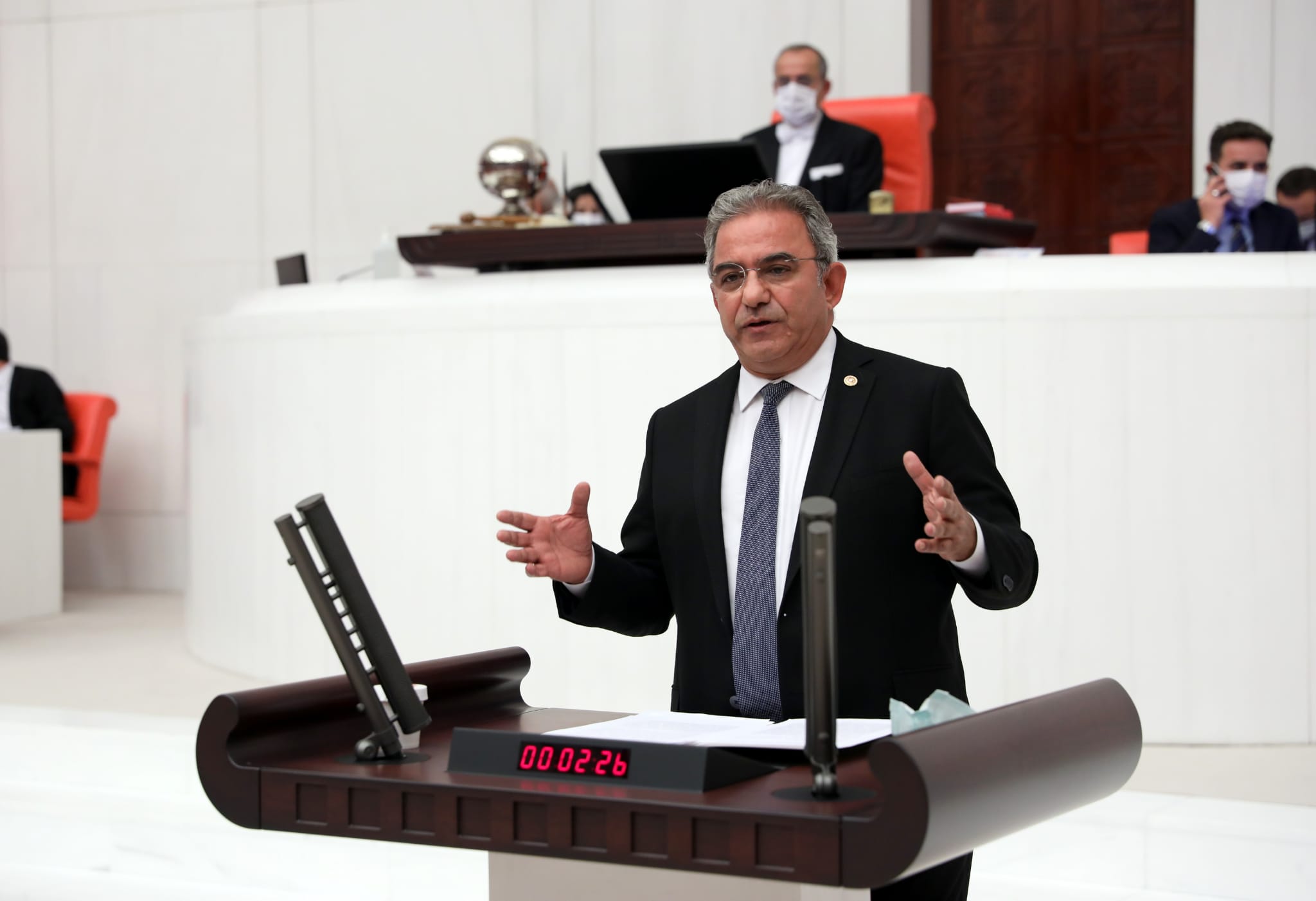BUDAK’TAN DOKTORLARA YÖNELİK İYİLEŞTİRMENİN GERİ ÇEKİLMESİNE TEPKİ CHP’Lİ BUDAK: “KASADA