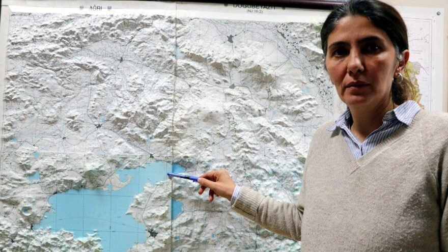 Doç. Dr. Azad Sağlam Selçuk, Van’da meydana gelen depremlere ilişkin