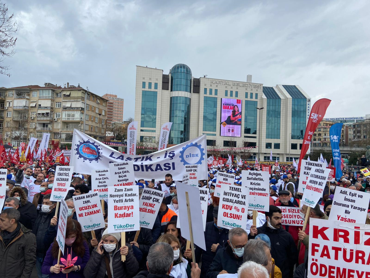 “Artık yeter; geçinmek istiyoruz” diyen işçiler, Türkiye Devrimci İşçi Sendikaları