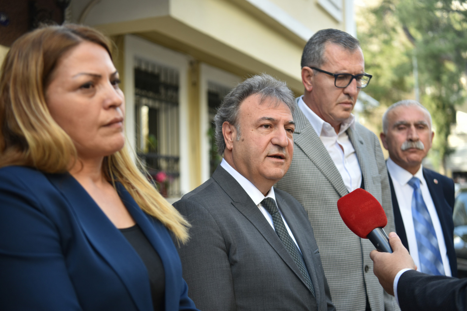 SENDİKA İLE ORTAK AÇIKLAMA Bornova Belediyesi’nde çalışan bir erkek ve
