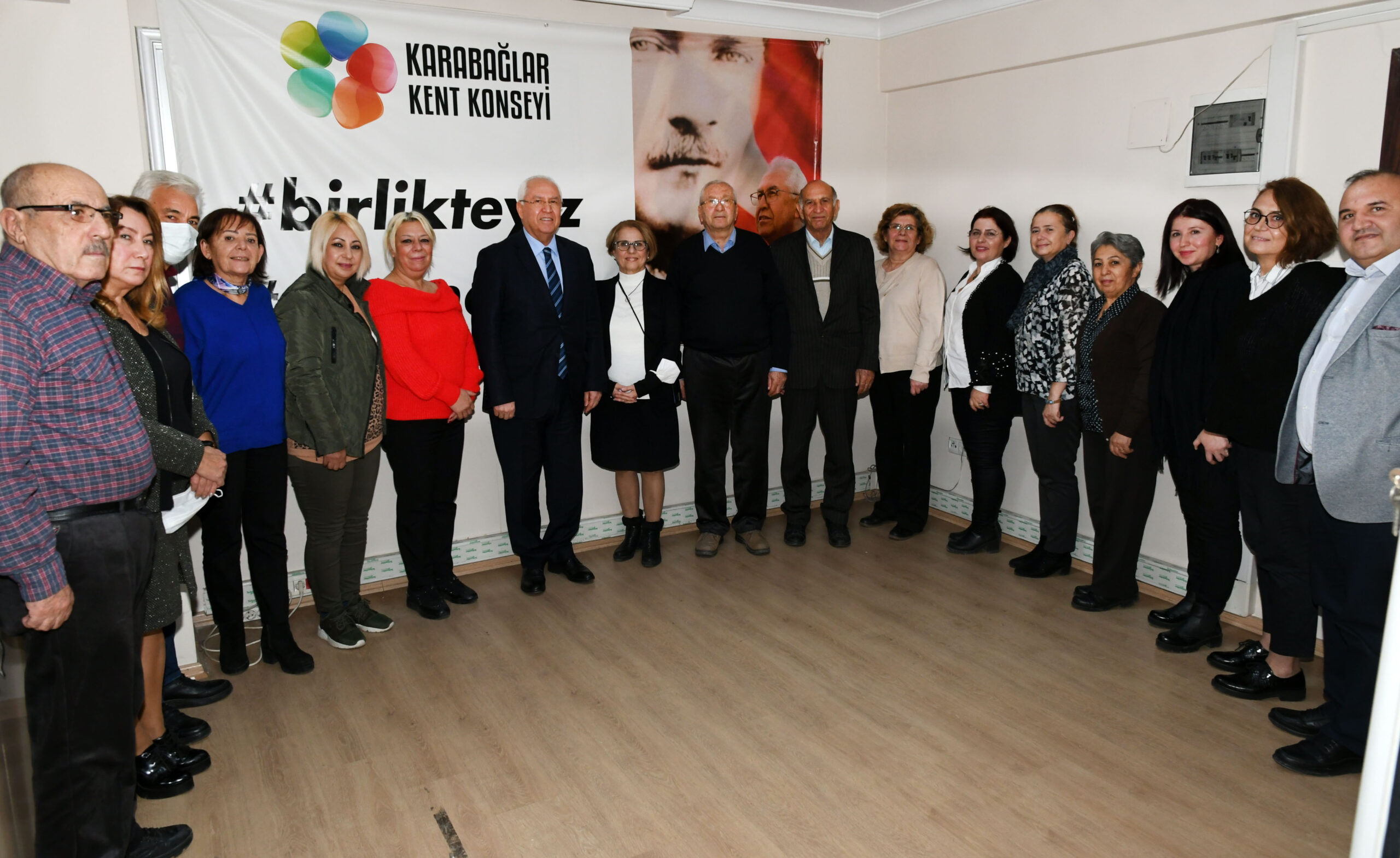 Alev Ağrı ve yeni yönetime ‘hayırlı olsun’ dileklerini iletti. Başkan