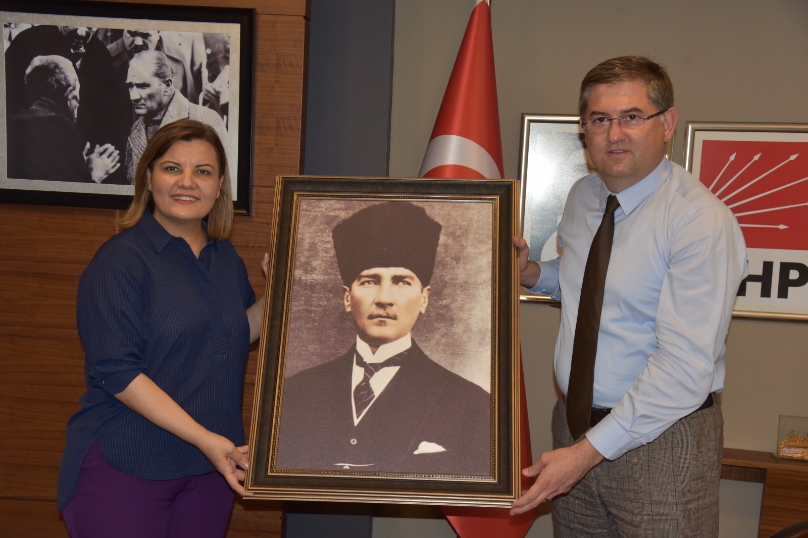Kocaeli’den Hürriyet’e destek “Hürriyet sahipsiz değildir” CHP Kocaeli İl Başkanı Harun Özgür Yıldızlı, Tarihi Süleyman Paşa
