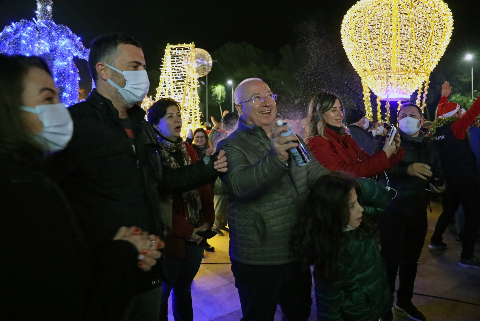 Menteşe Yeni Yılı Kötekli’de Karşıladı Menteşe Belediyesi Kötekli Yoğurtçu Parkı’nda düzenlediği yılbaşı partisi ile üniversiteli