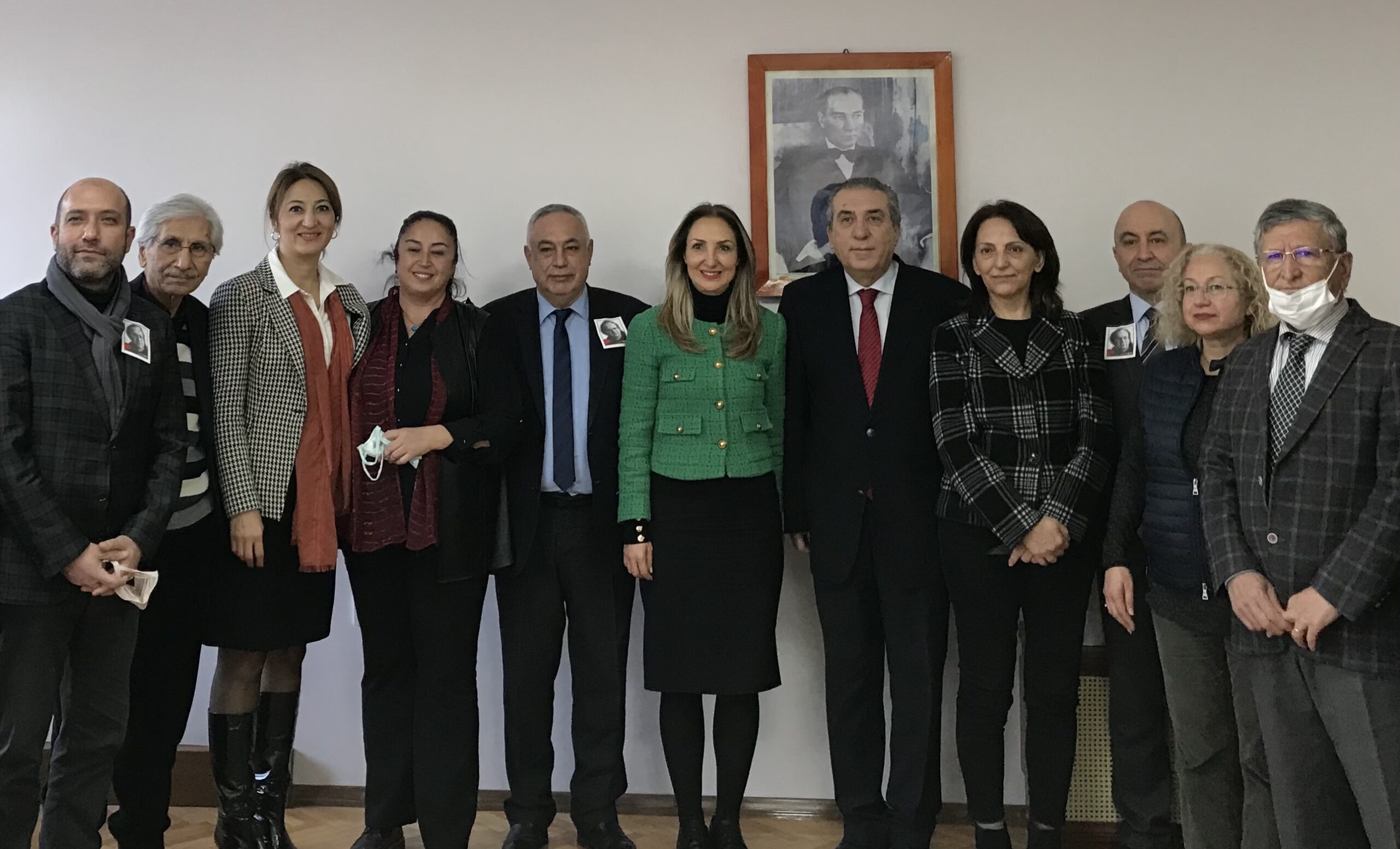 CHP Kadın Kolları Genel Başkanı Aylin Nazlıaka beraberindeki heyetle, Ekim