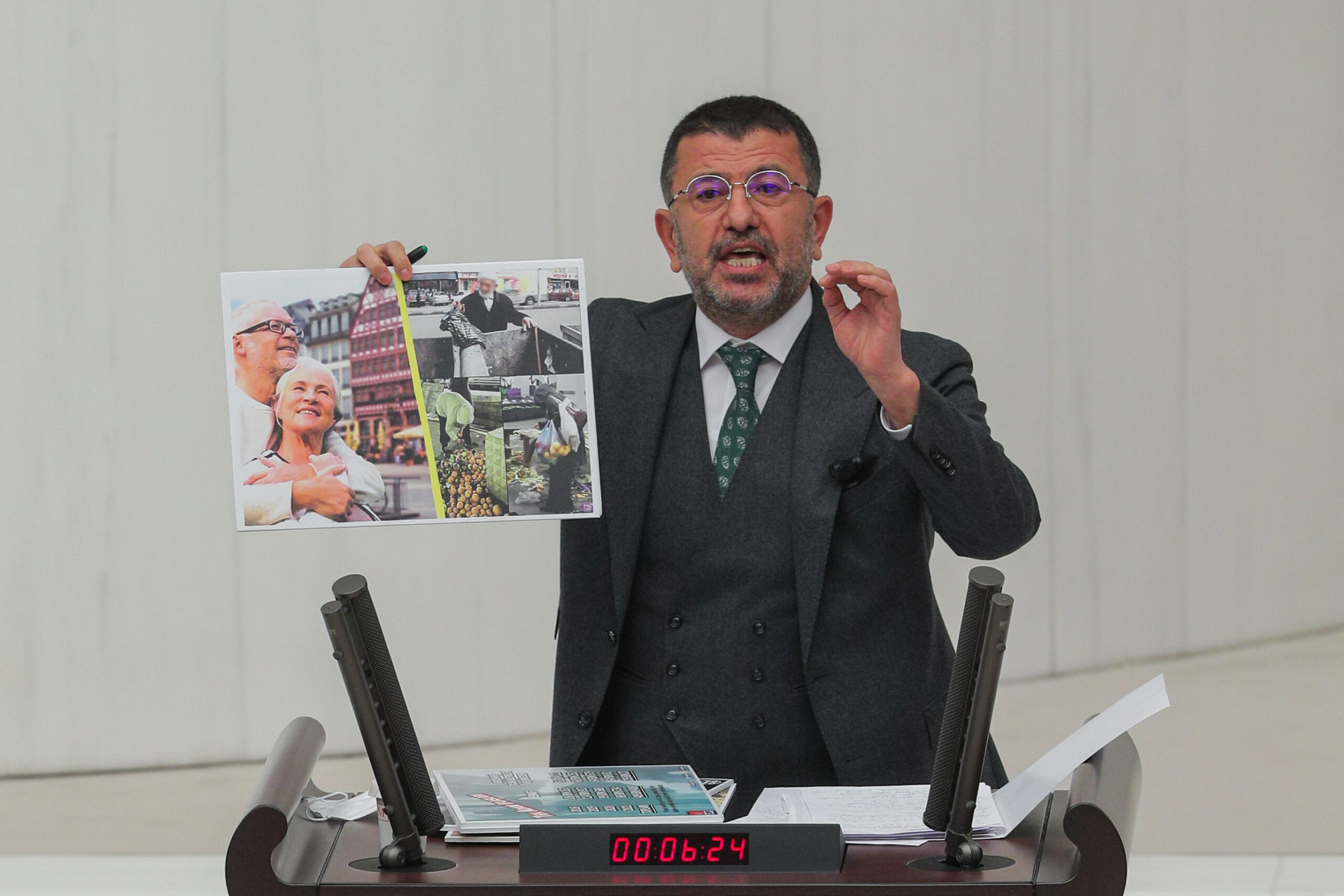 CHP Genel Başkan Yardımcısı Veli Ağbaba, elektriğe yapılan yüzde 127’lik