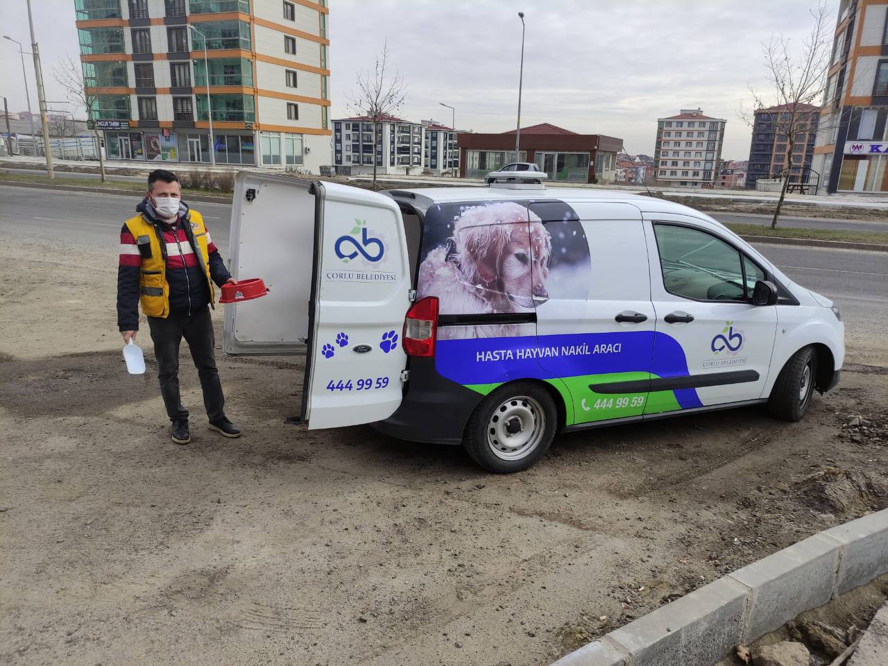 Çorlu Belediyesi Geçici Hayvan Bakımevi yetkilileri her zaman olduğu gibi