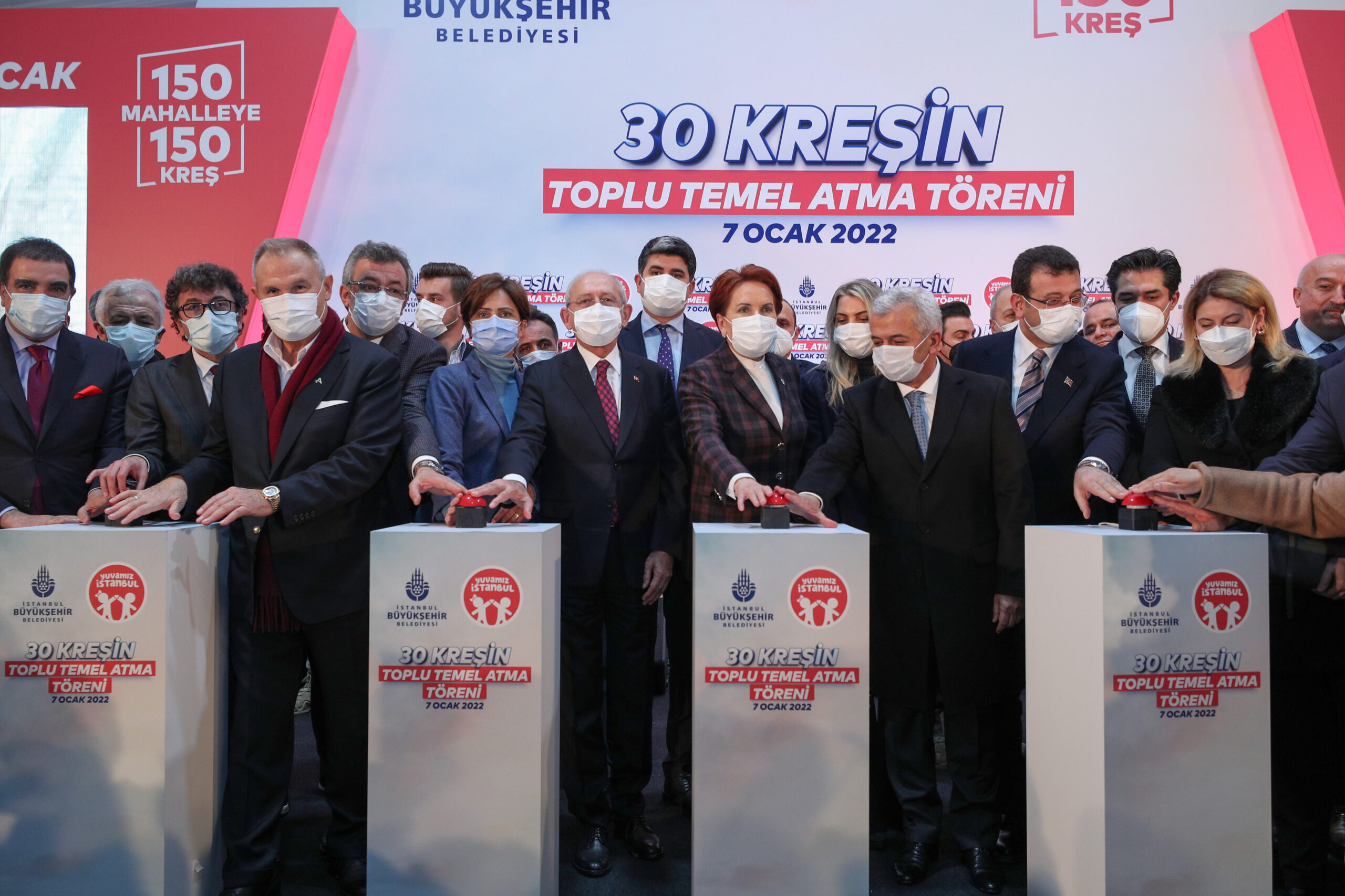 KILIÇDAROĞLU ve AKŞENER İSTANBUL’da 30 KREŞ İÇİN TEMEL ATMA TÖRENİ GERÇEKLEŞTİRDİLER Cumhuriyet Halk Partisi Genel Başkanı Kemal Kılıçdaroğlu, İYİ Parti Genel